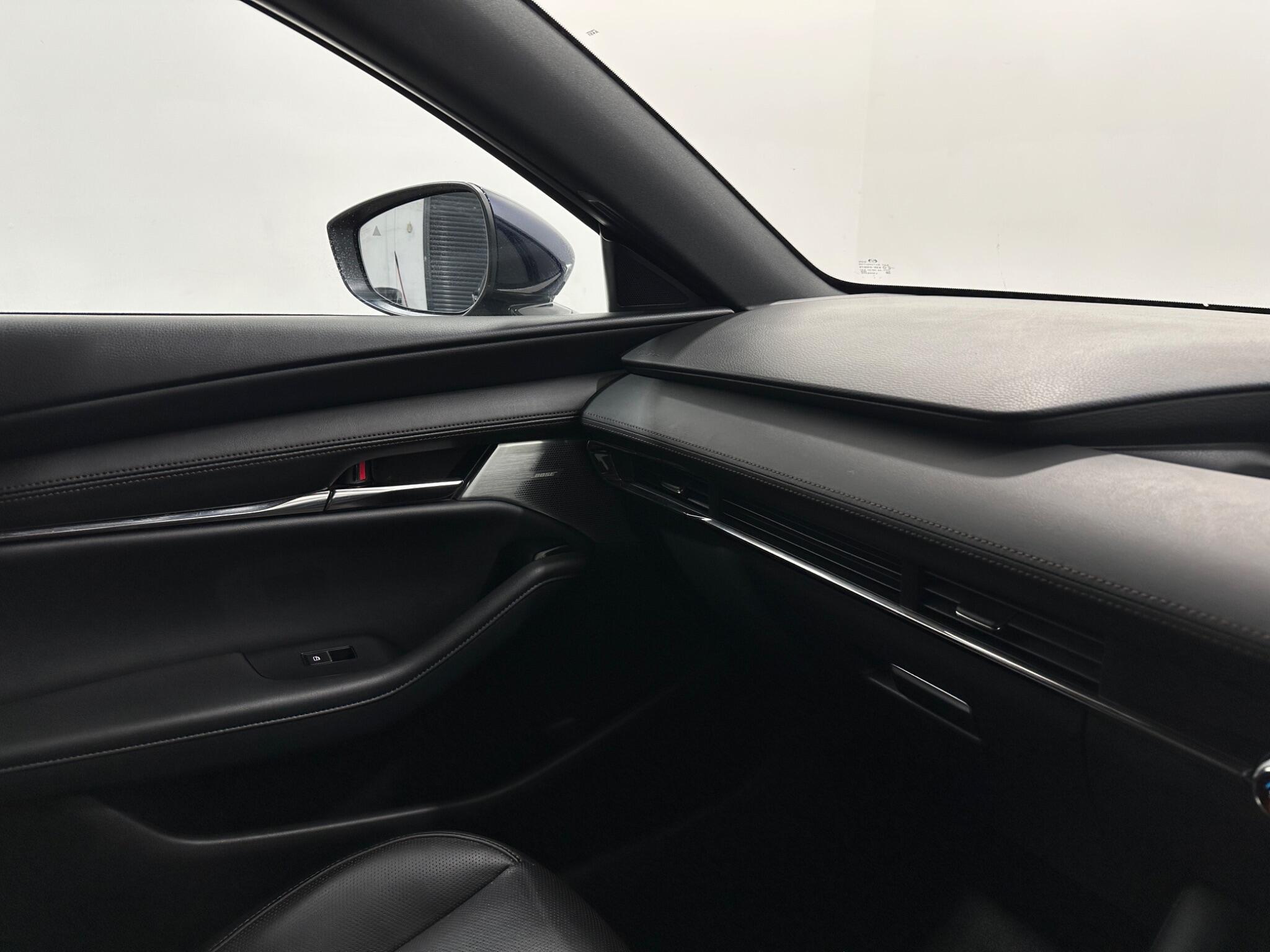 Mazda Mazda3 view 27
