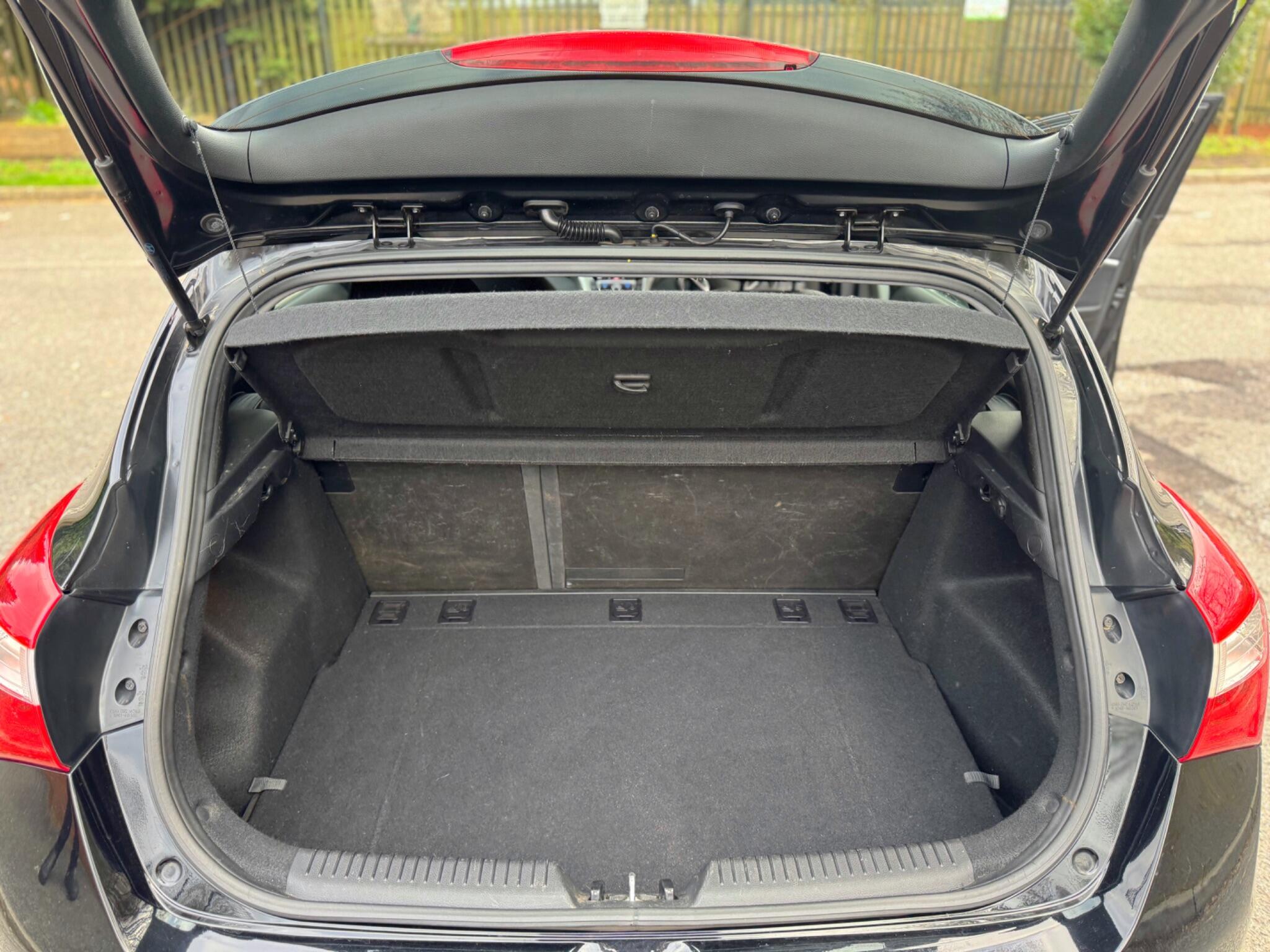 2016 Hyundai i30 1.6 CRDi Blue Drive SE Nav Euro 6 (s/s) 5dr image 43