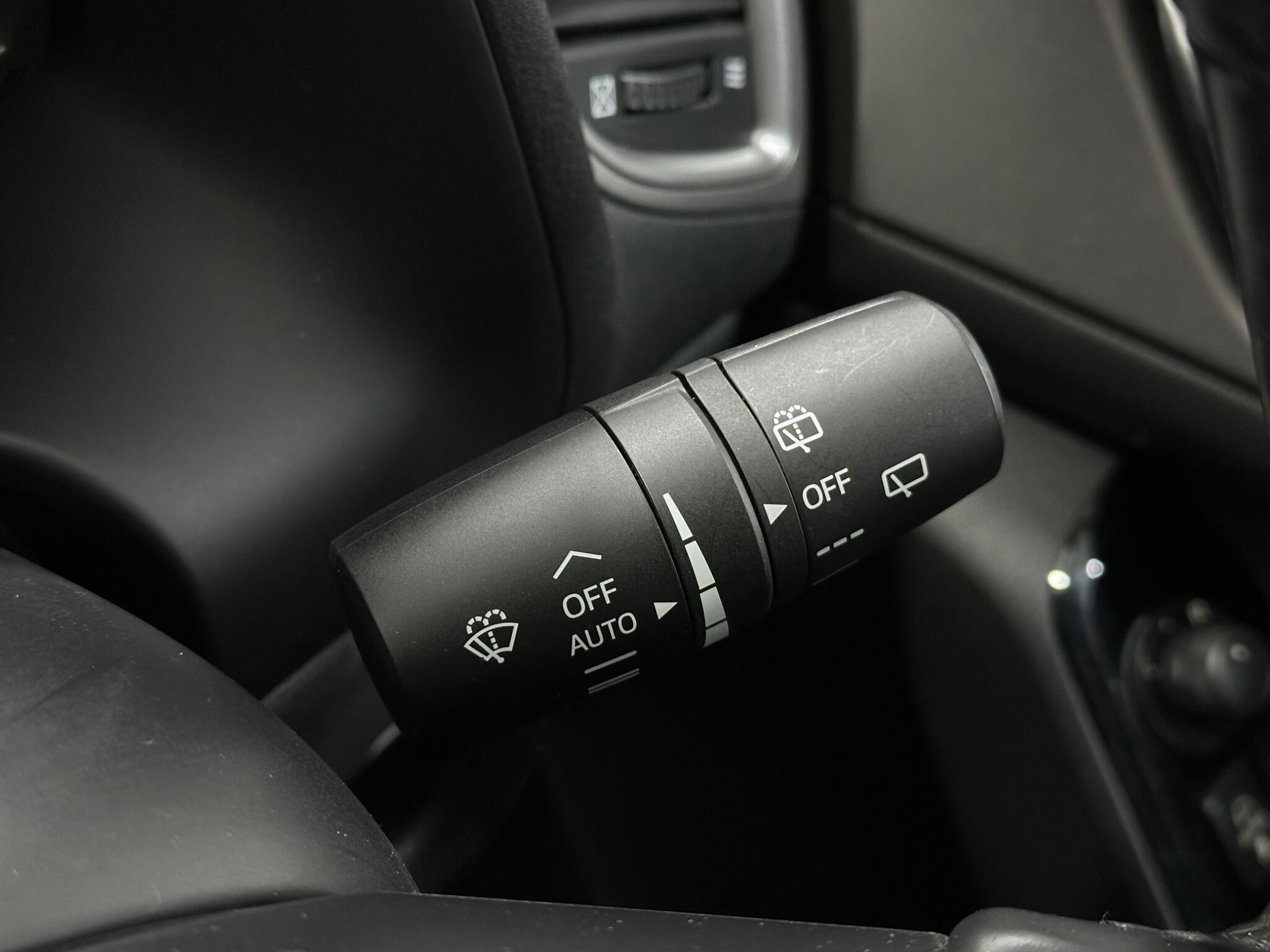 Mazda Mazda3 view 17