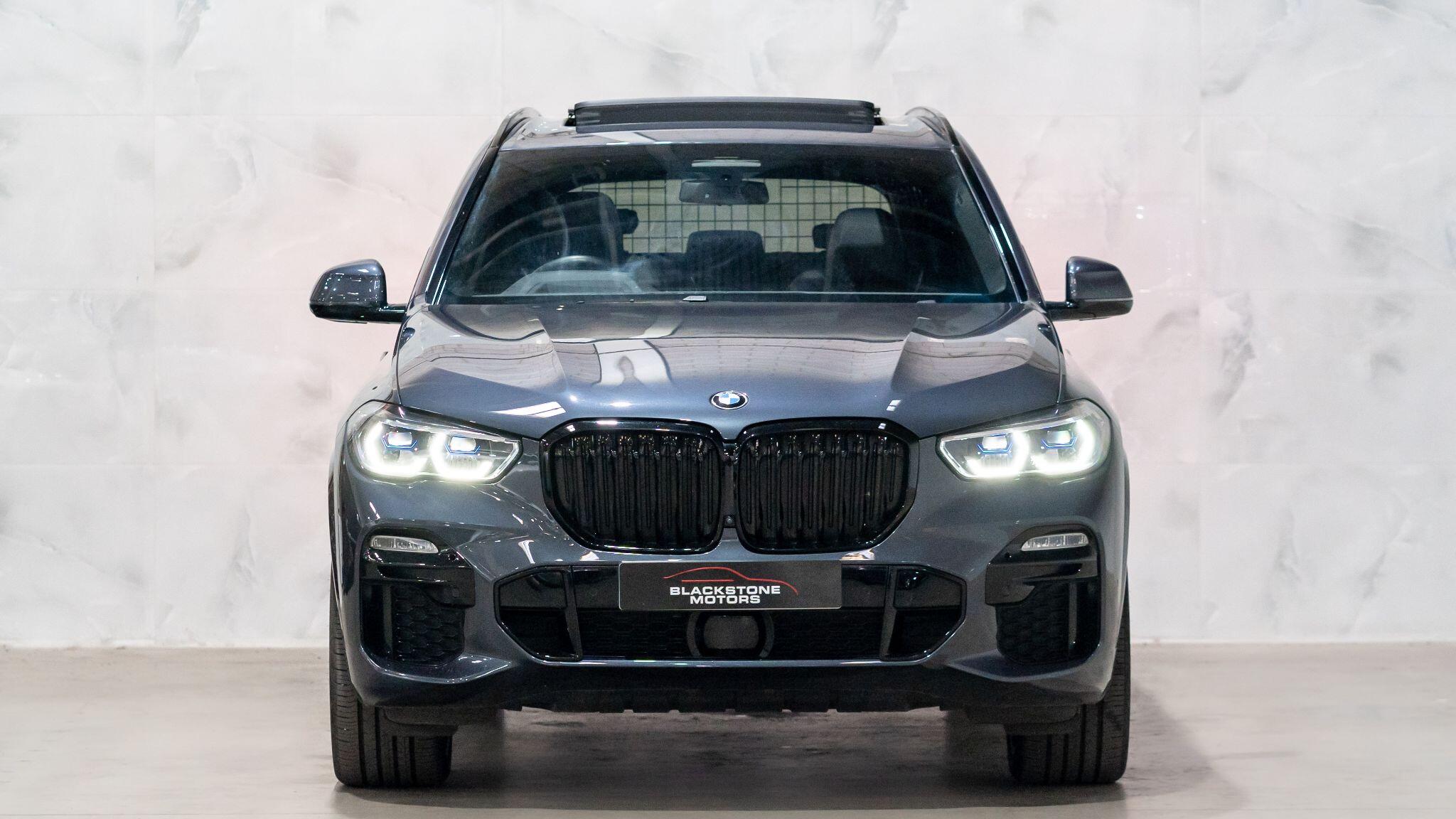 BMW X5 view 4