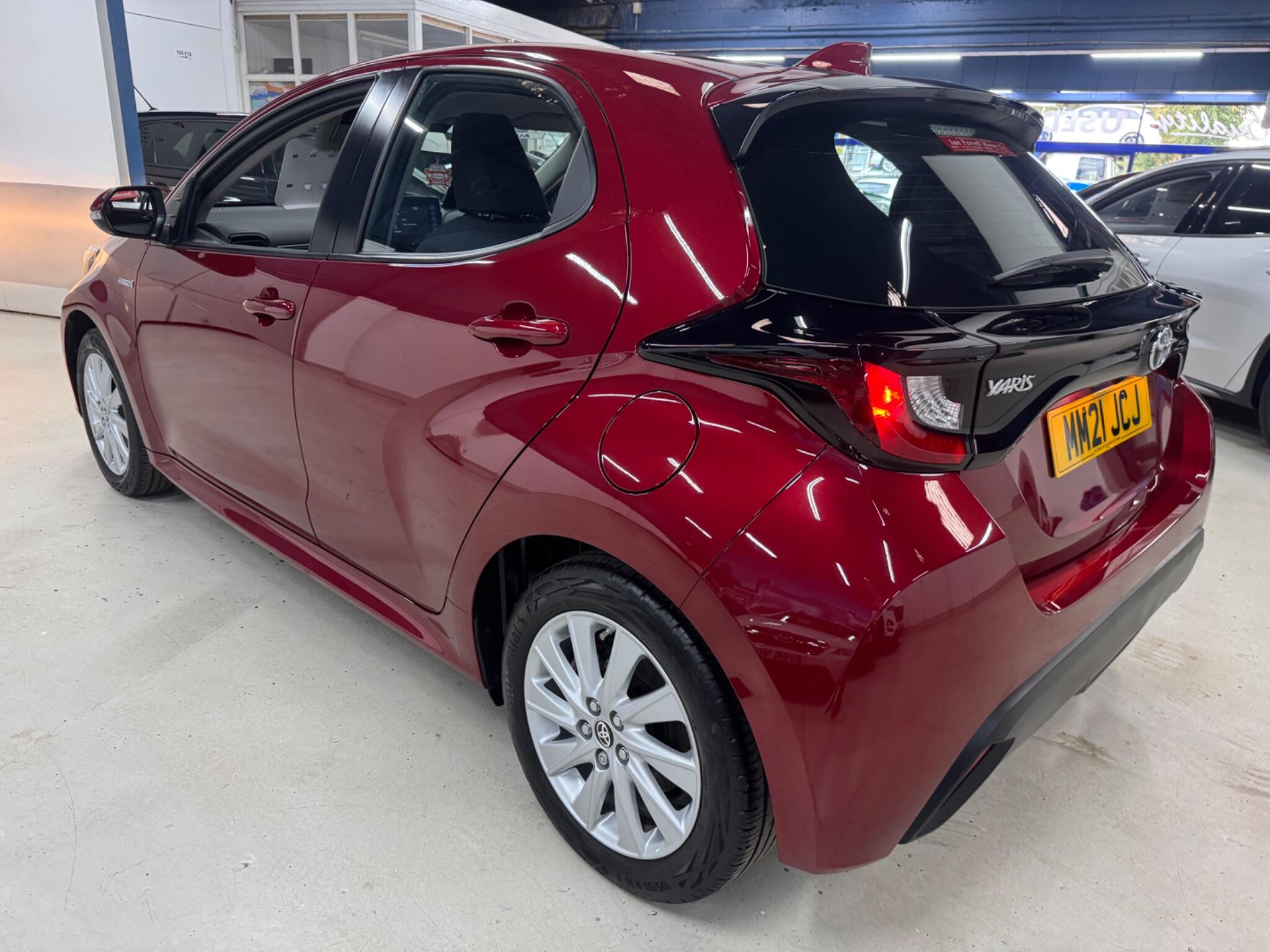 Toyota Yaris view 11