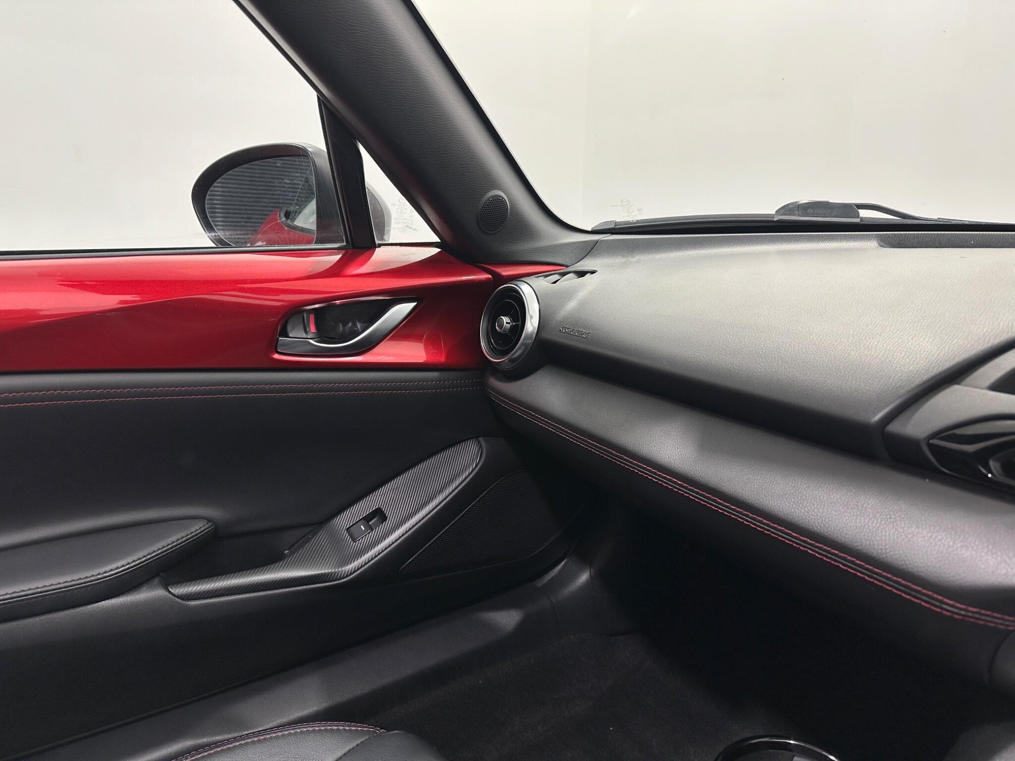 Mazda MX-5 view 24