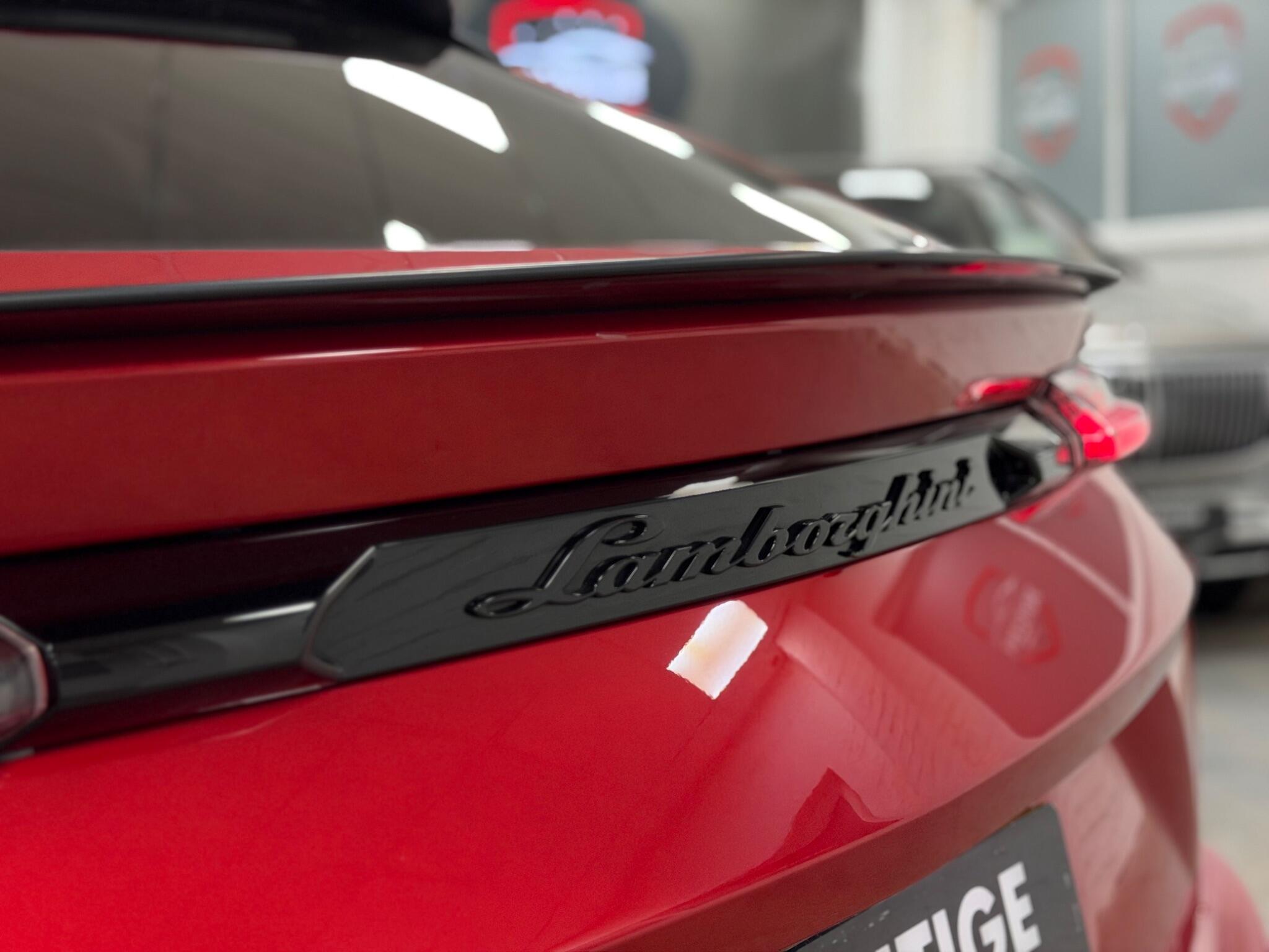 Lamborghini Urus view 42