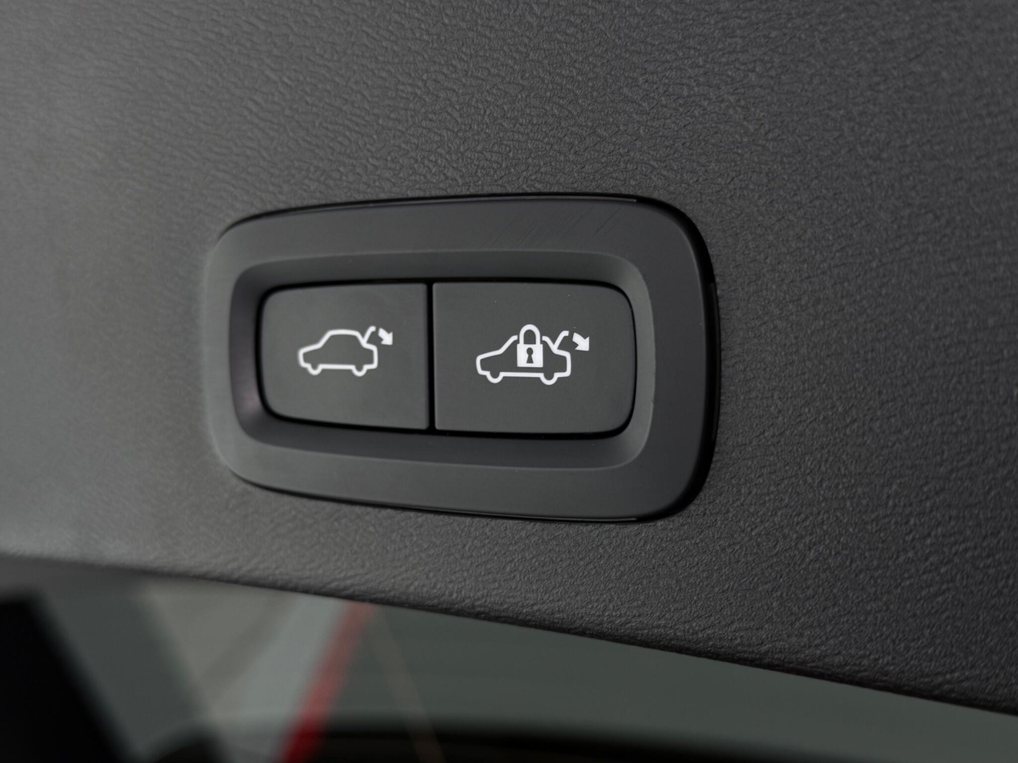 Volvo XC40 view 14