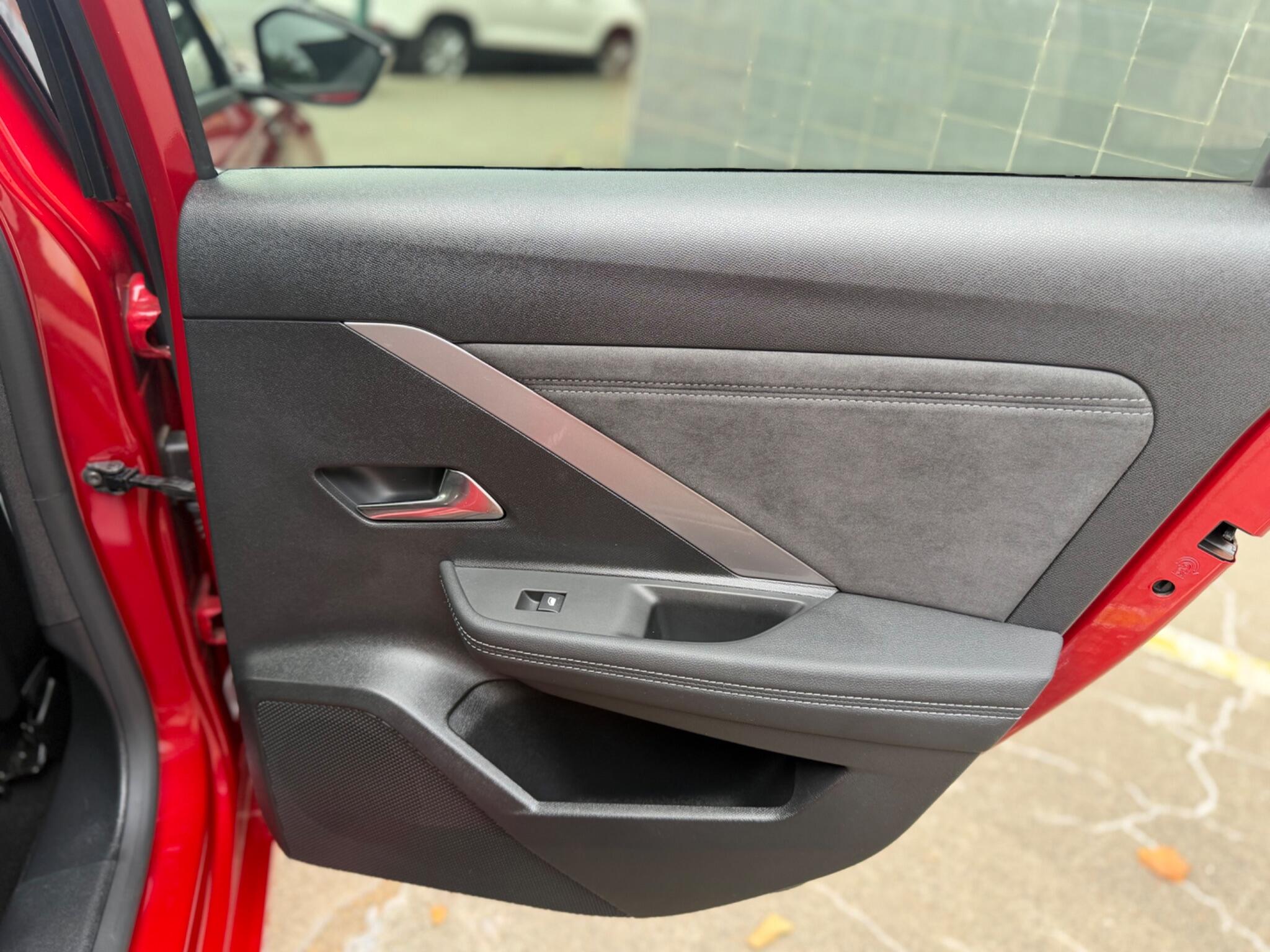 Vauxhall Astra Electric view 31