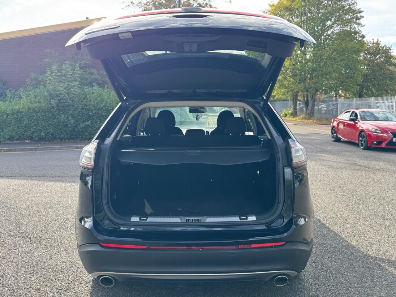 Ford Edge view 34