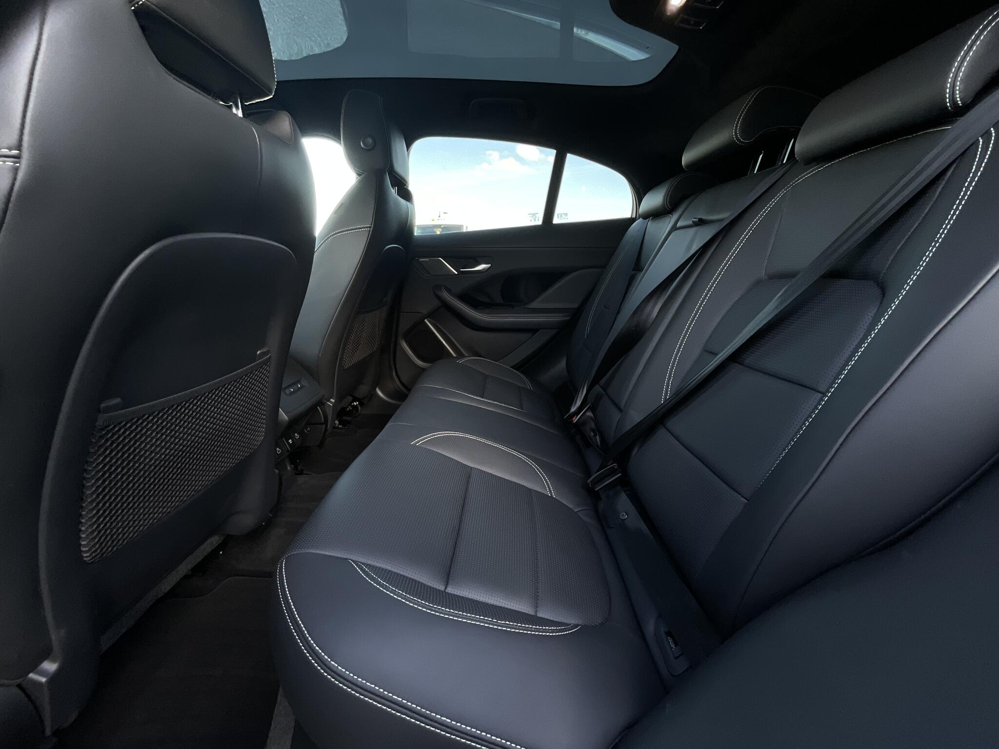 Jaguar I-Pace view 29