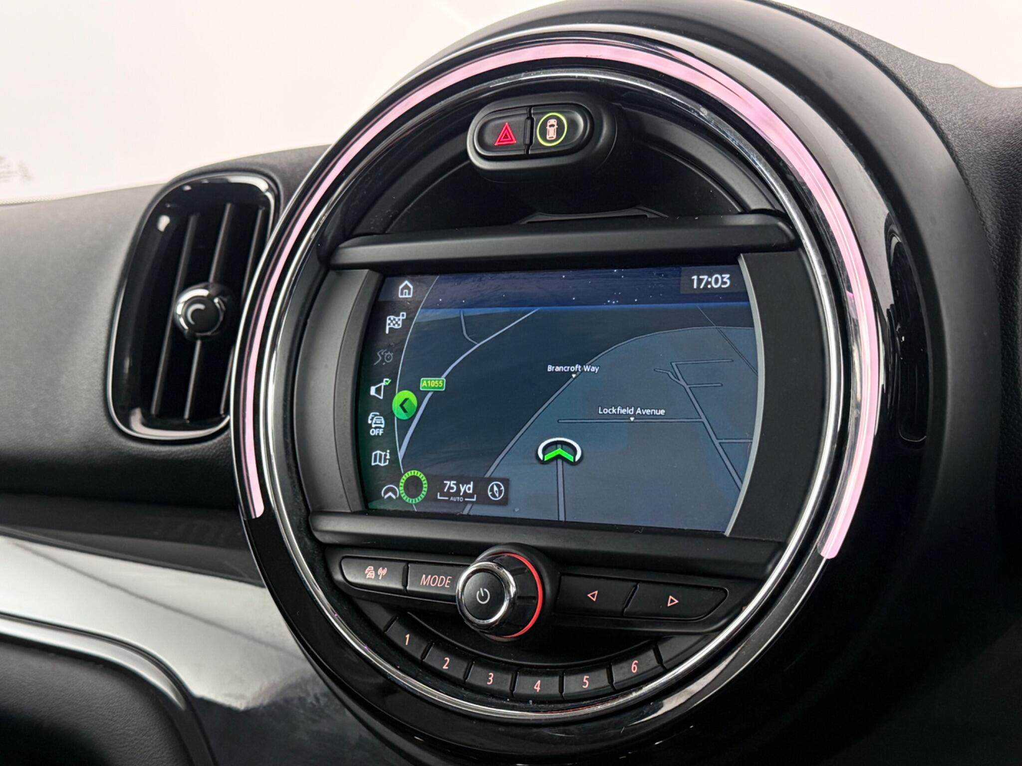 Mini Countryman view 22