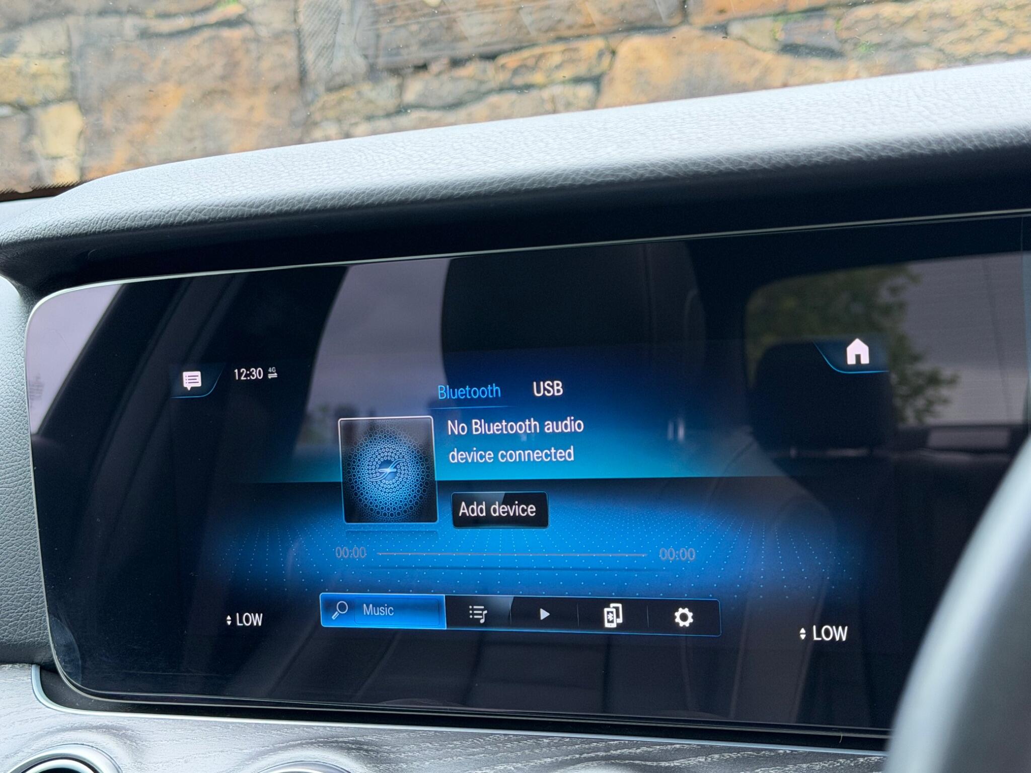 Mercedes-Benz E-Class view 33