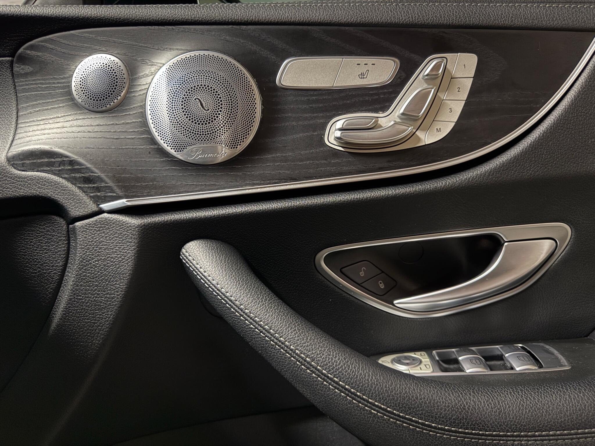 Mercedes-Benz E-Class view 29