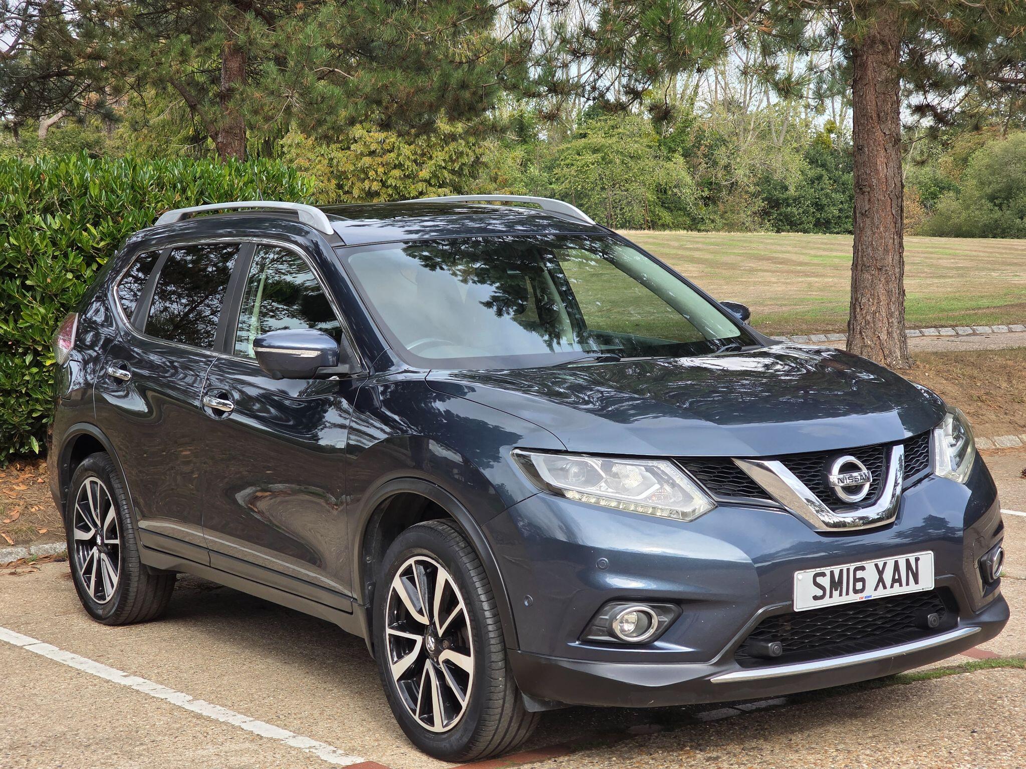 Nissan X-Trail view 2