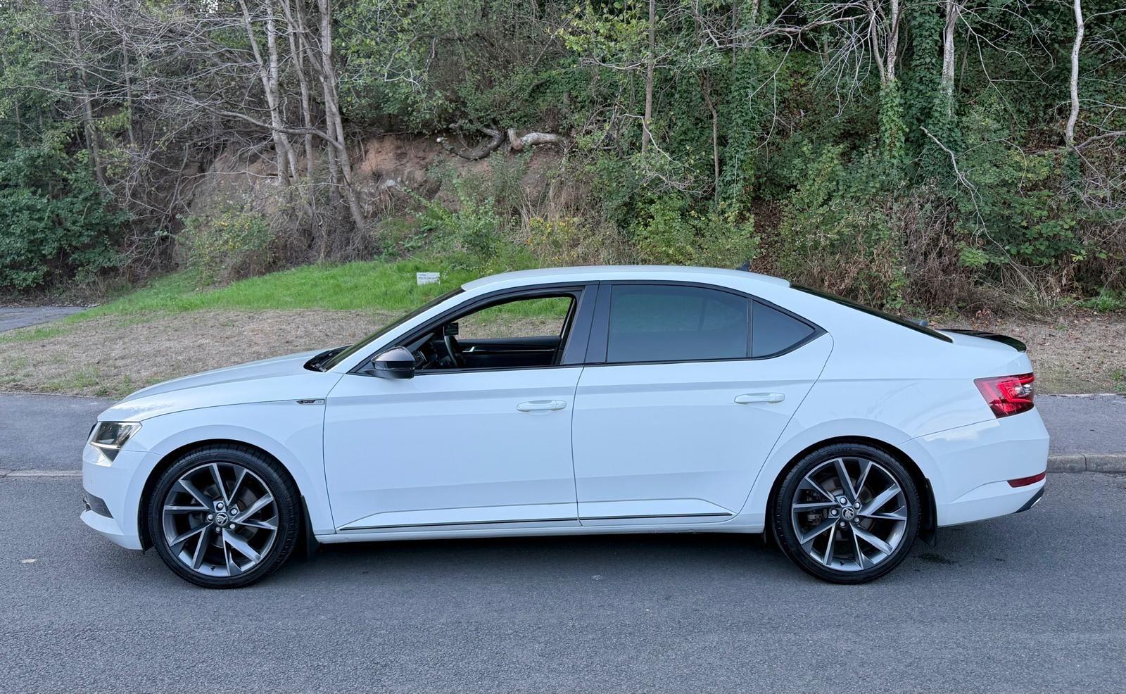 Skoda Superb view 3