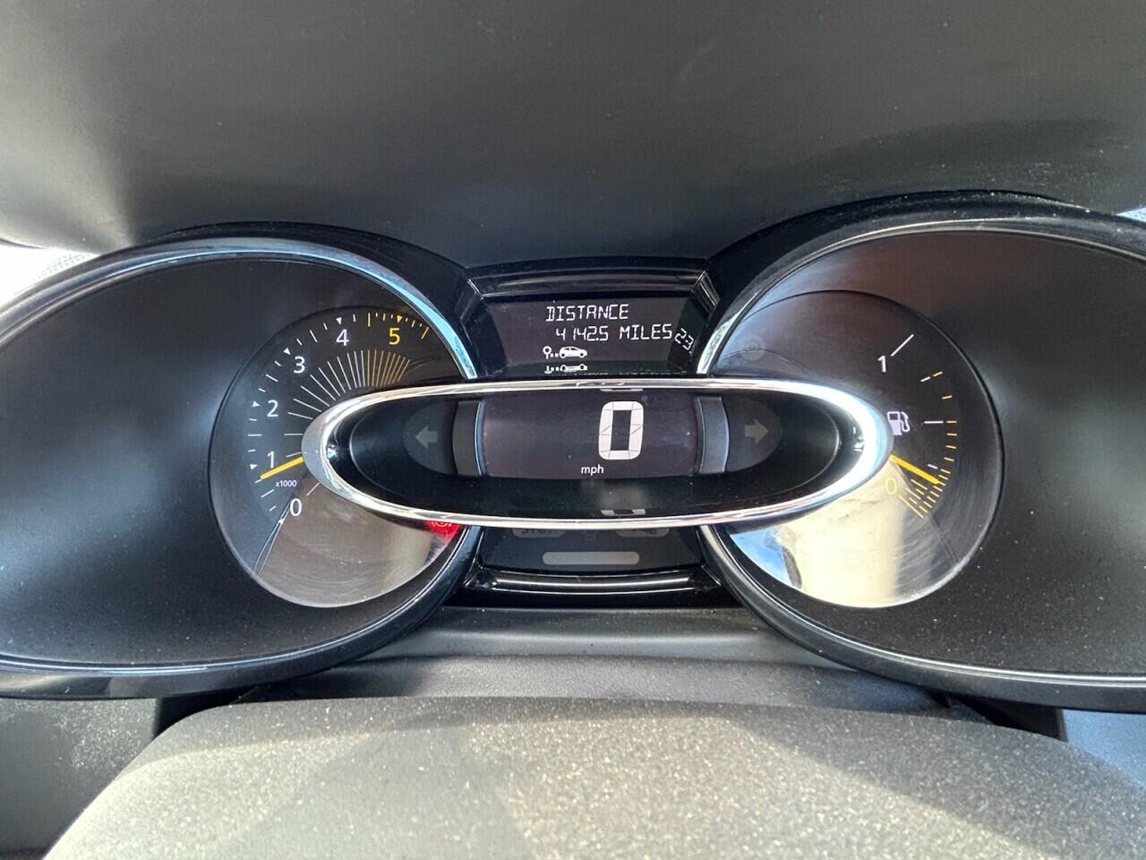 Renault Clio view 40