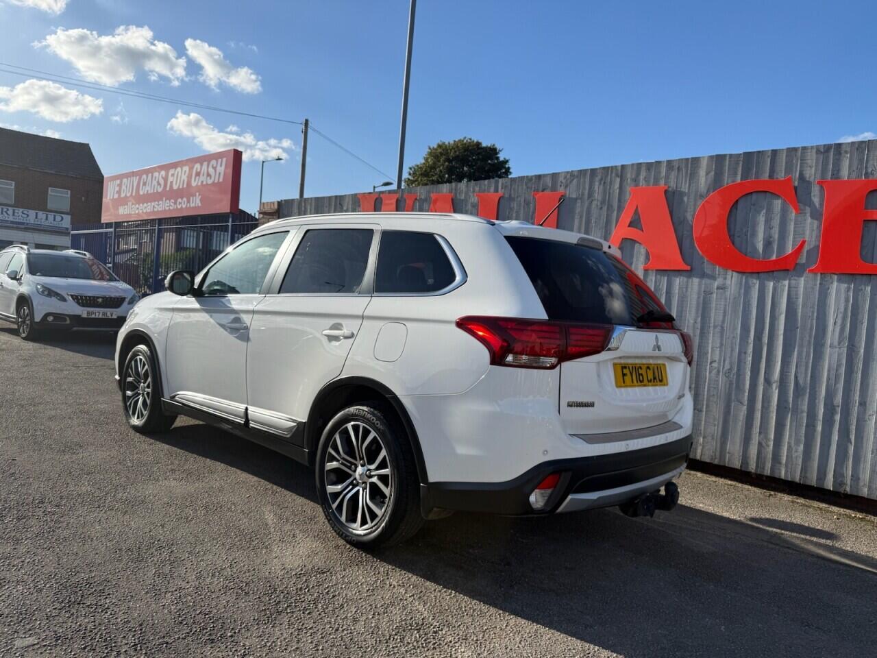 Mitsubishi Outlander view 31