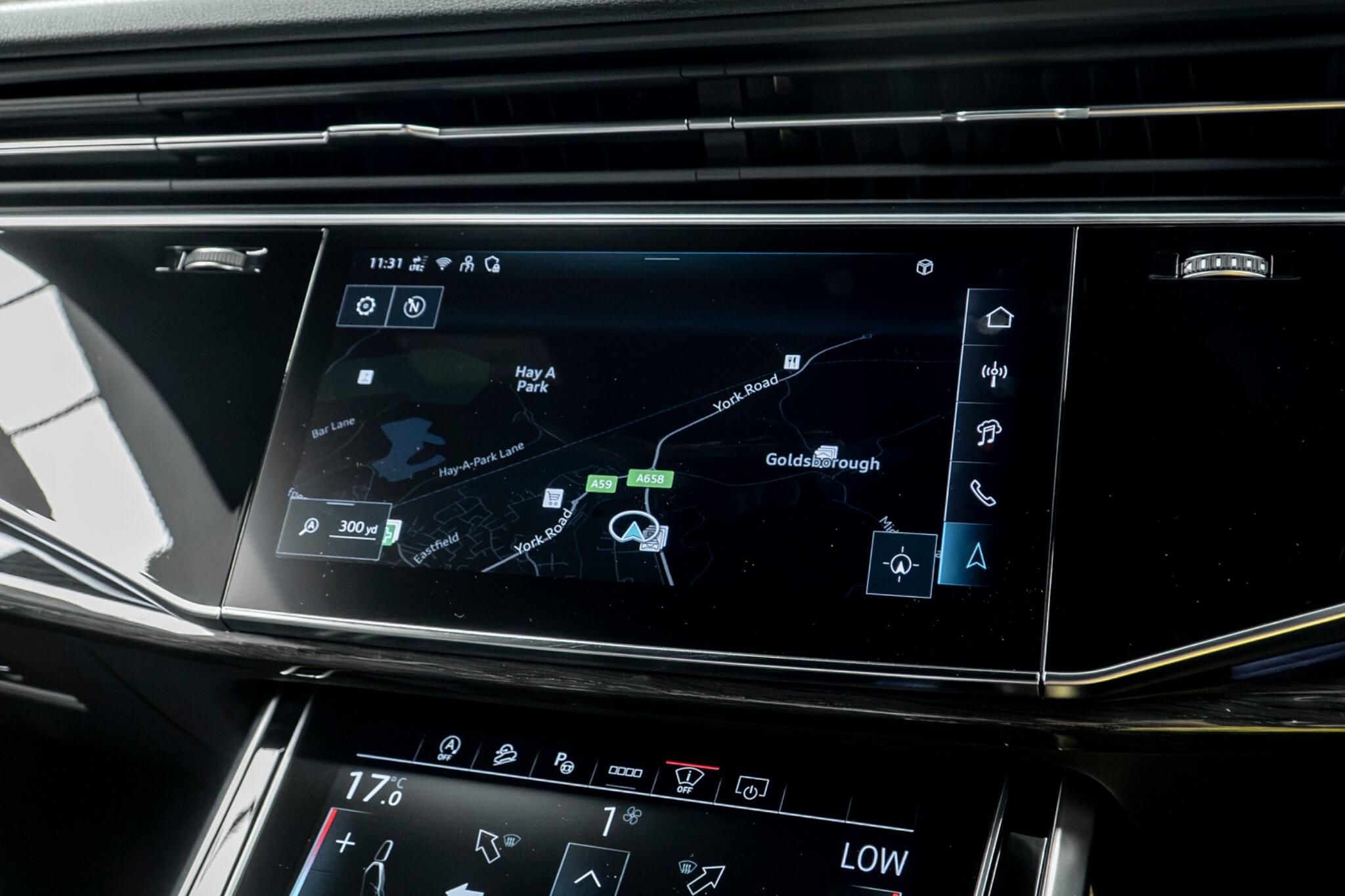 Audi Q7 view 23