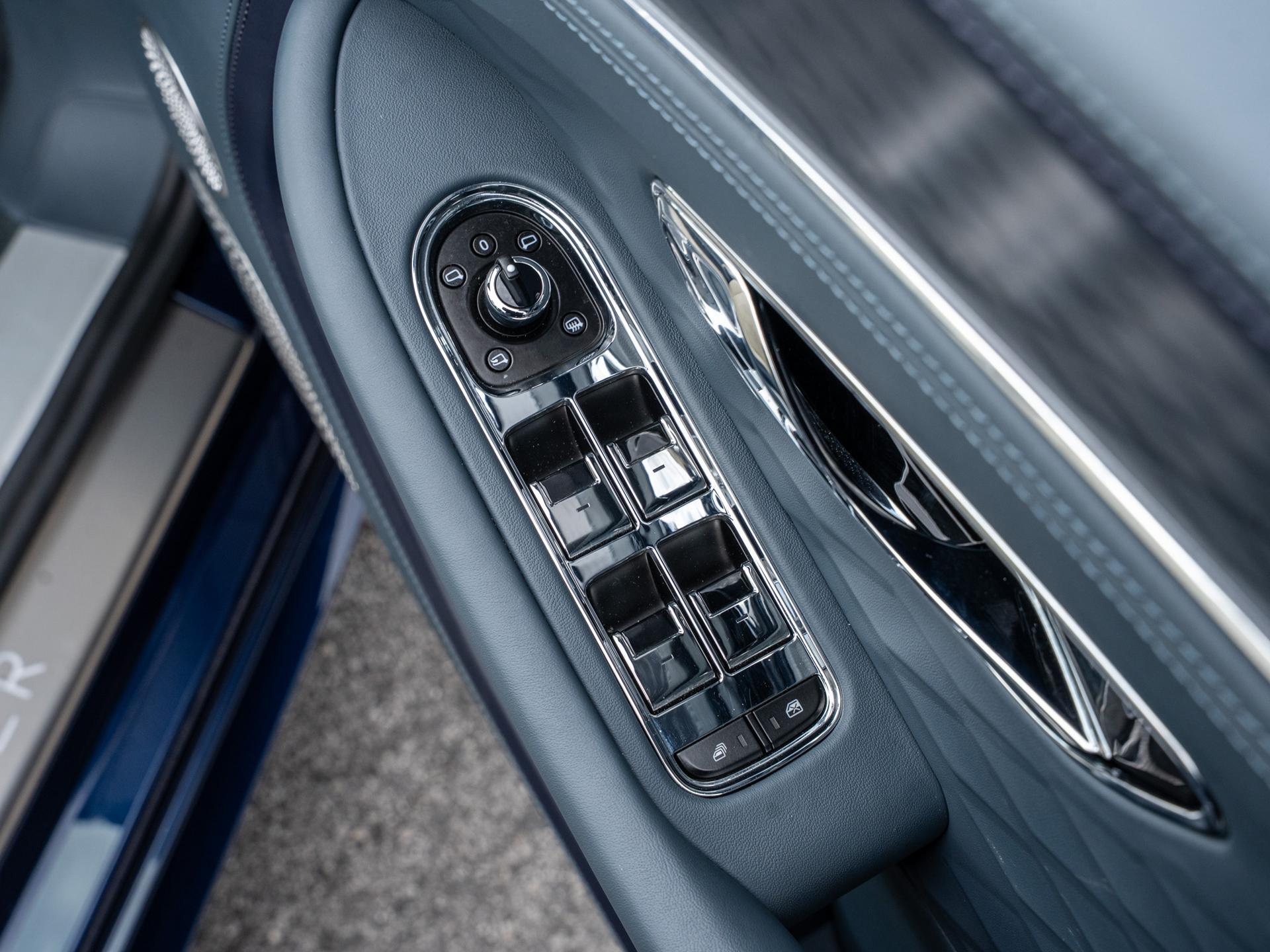 Bentley Continental view 35