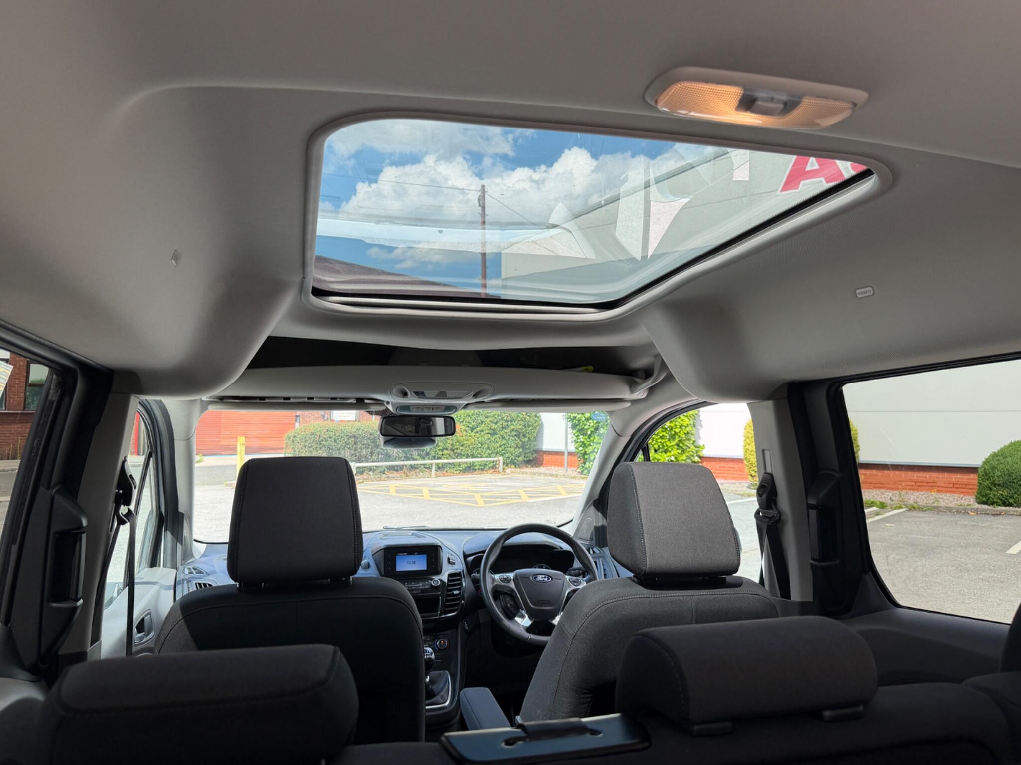 Ford Tourneo Connect view 36