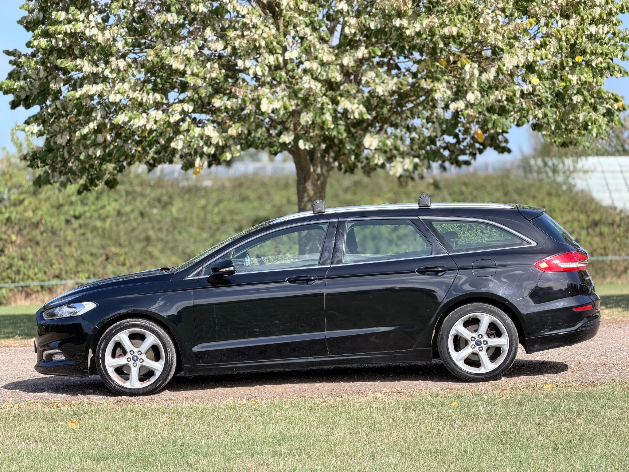 Ford Mondeo view 13