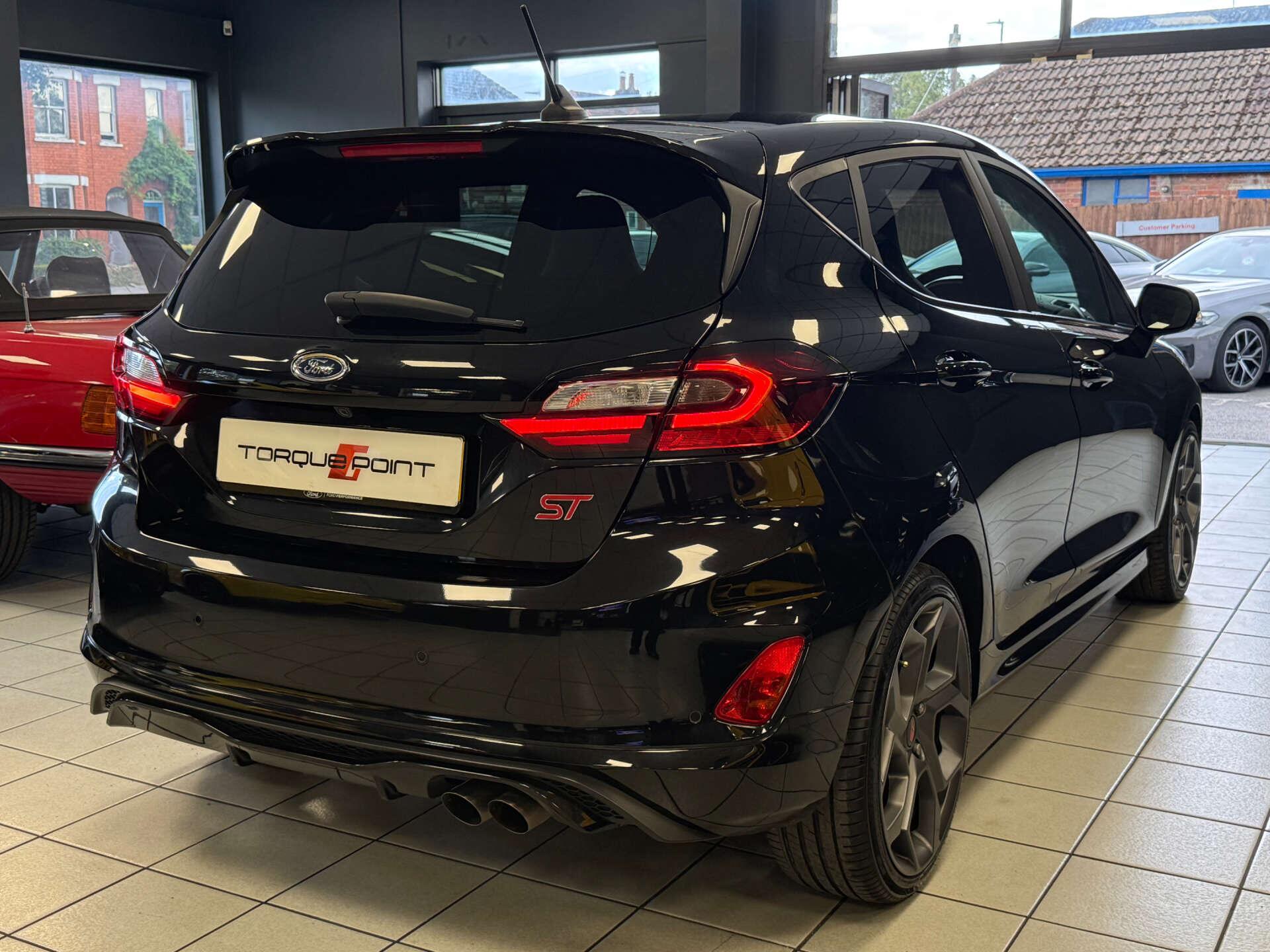 Ford Fiesta view 5