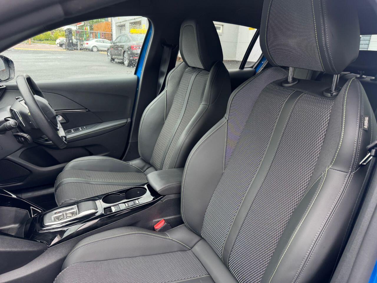 Peugeot 208 view 21