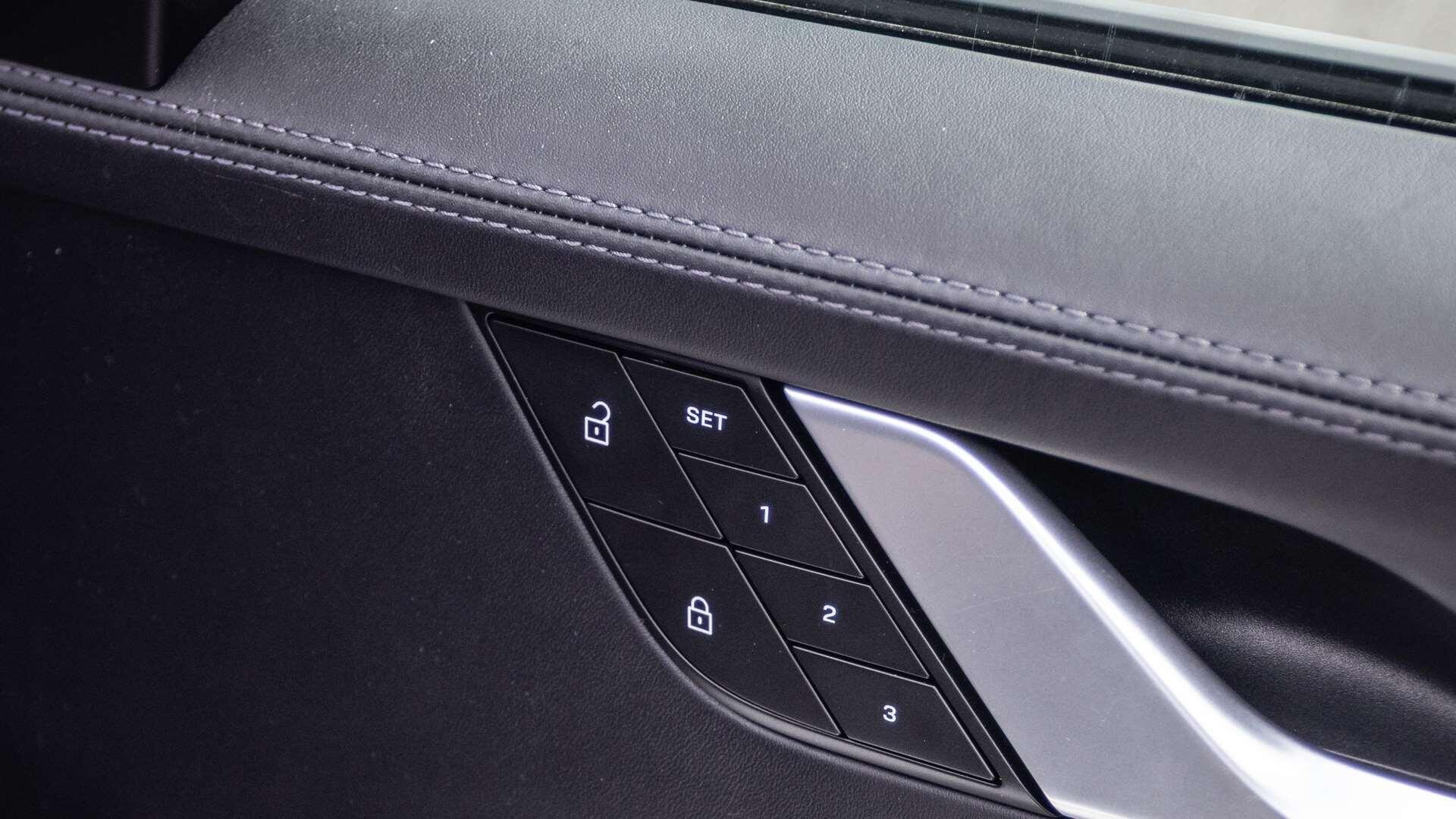 Porsche 911 view 22