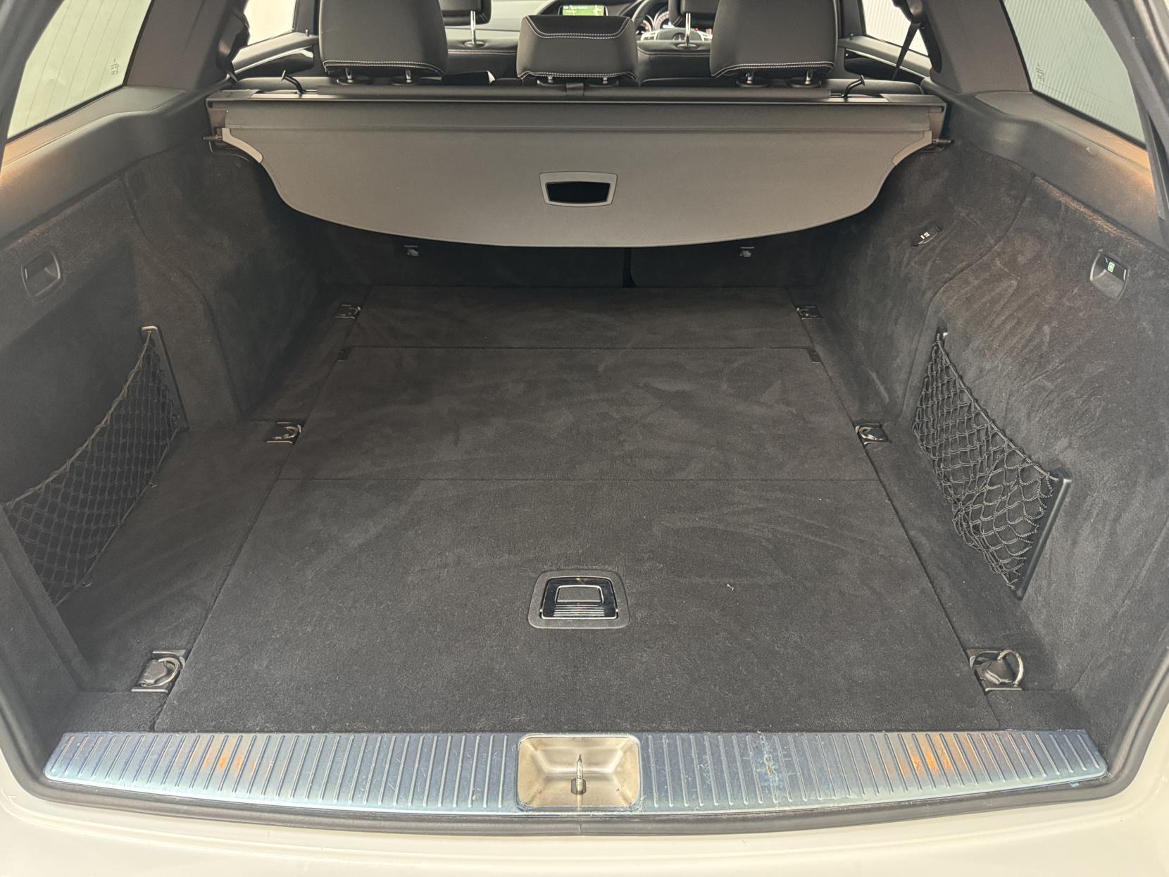 Mercedes-Benz E Class view 73