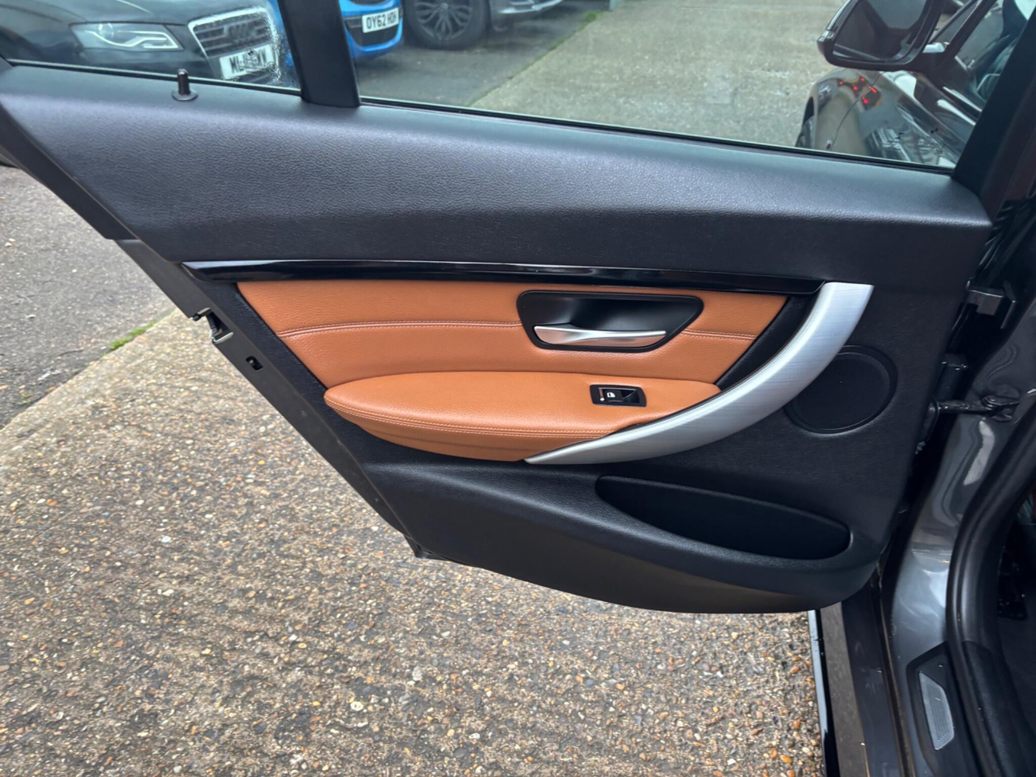 BMW 3 Series view 38