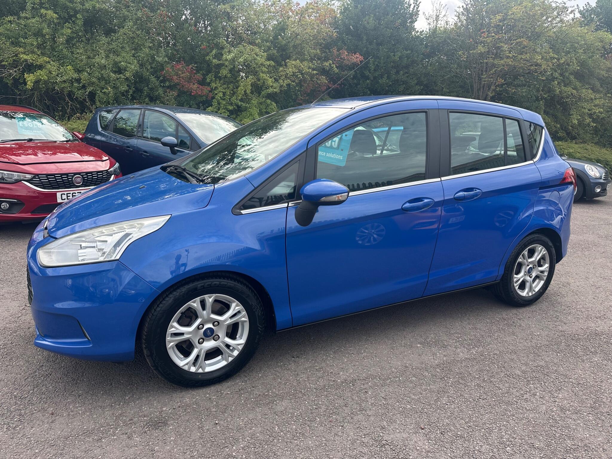 Ford B-Max view 11