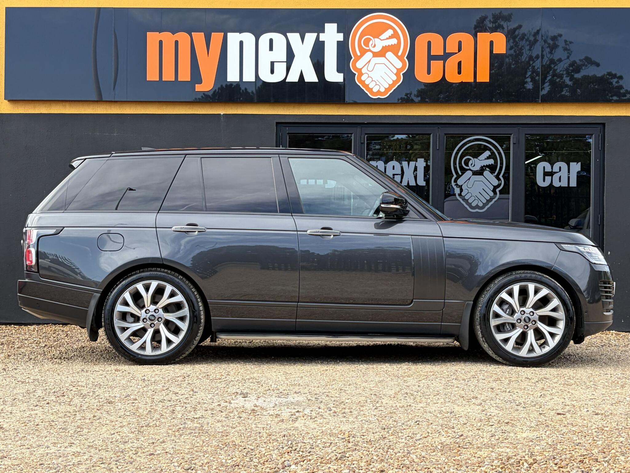 Land Rover Range Rover view 14