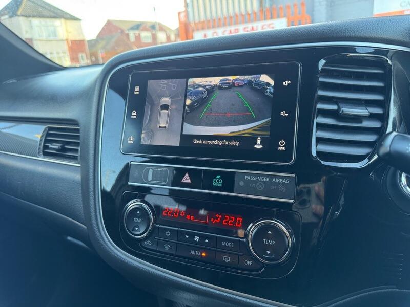 Mitsubishi Outlander view 23
