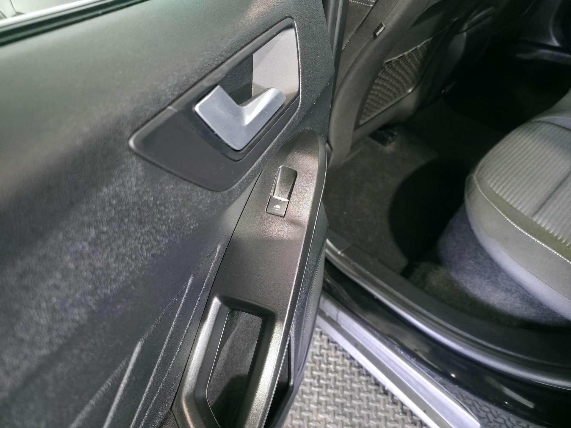Ford Focus view 58