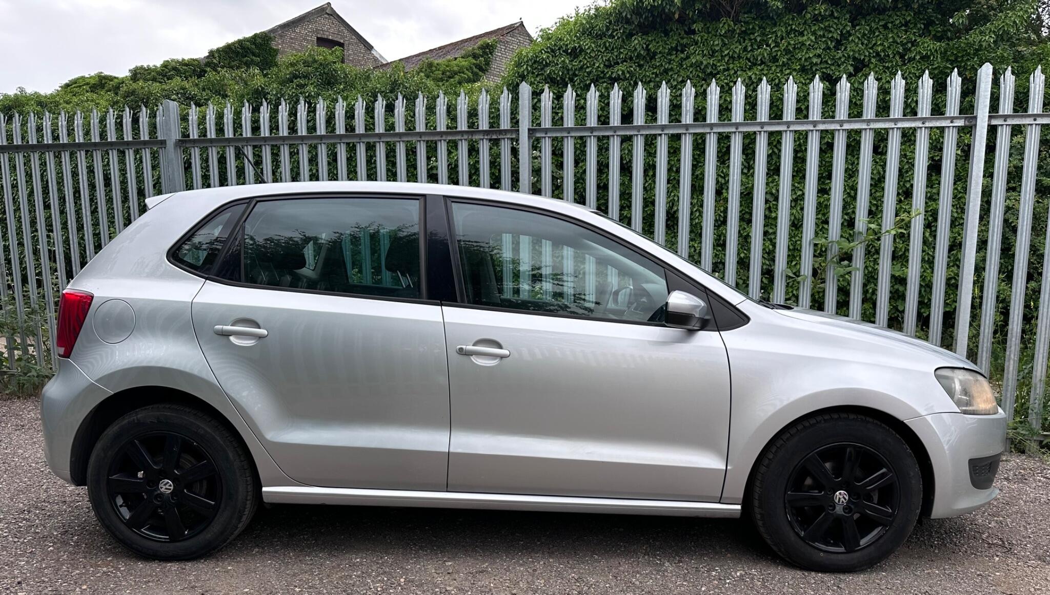 2011 Volkswagen Polo image 12