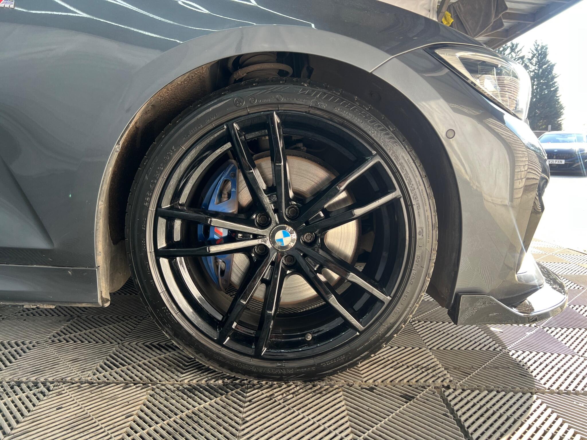 BMW 3 Series view 39