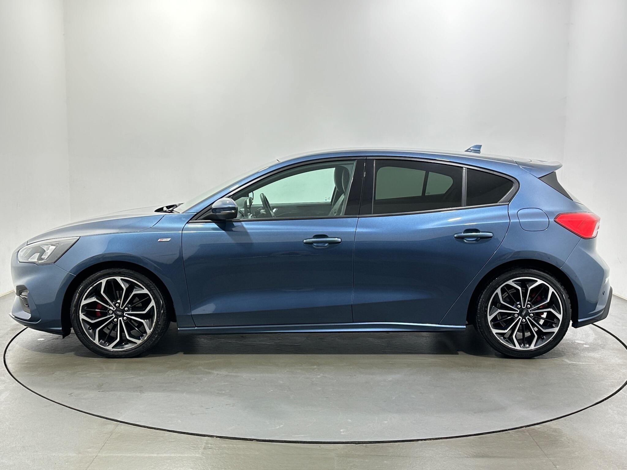 Ford Focus view 5