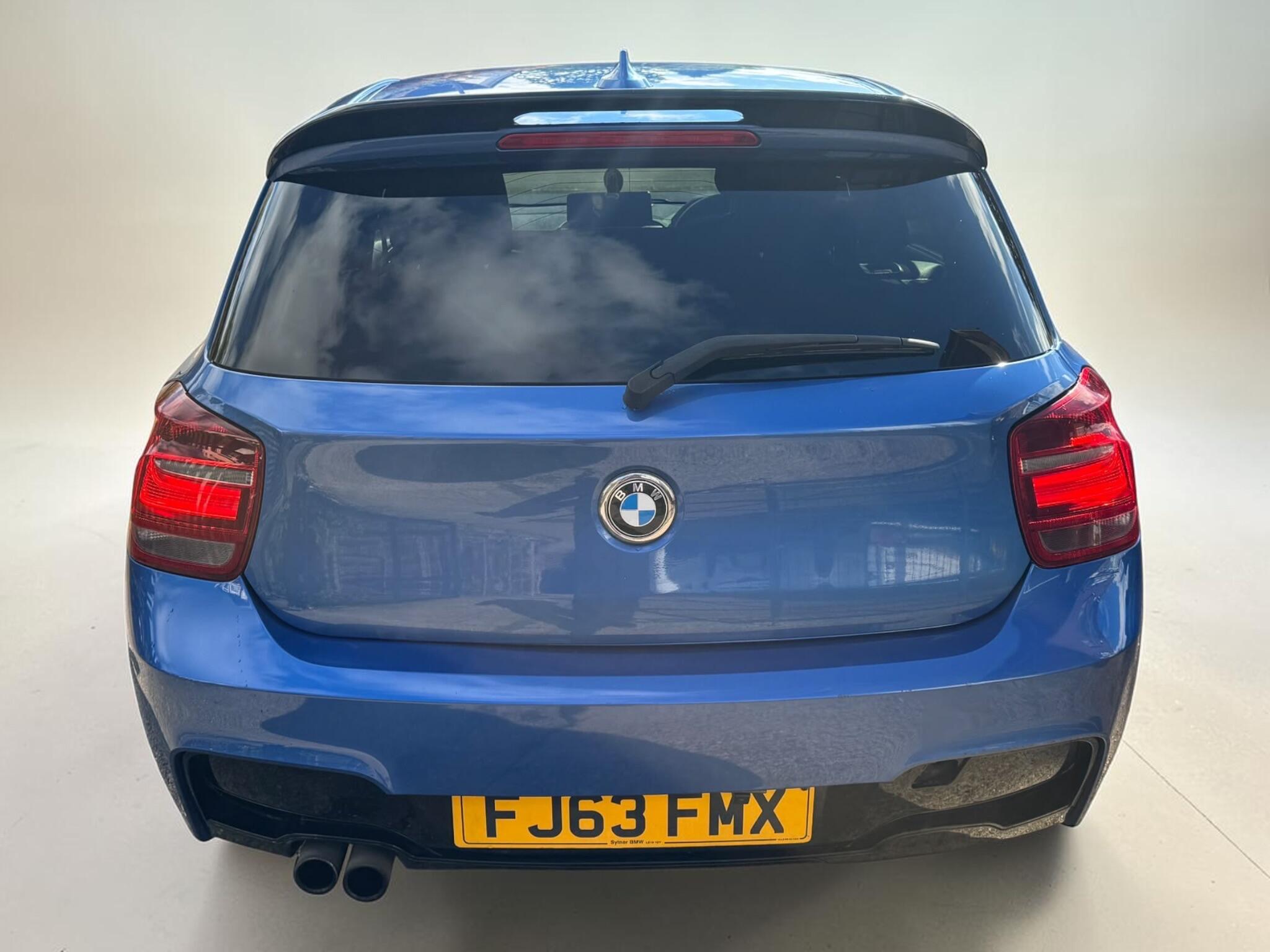 BMW 1 Series view 8