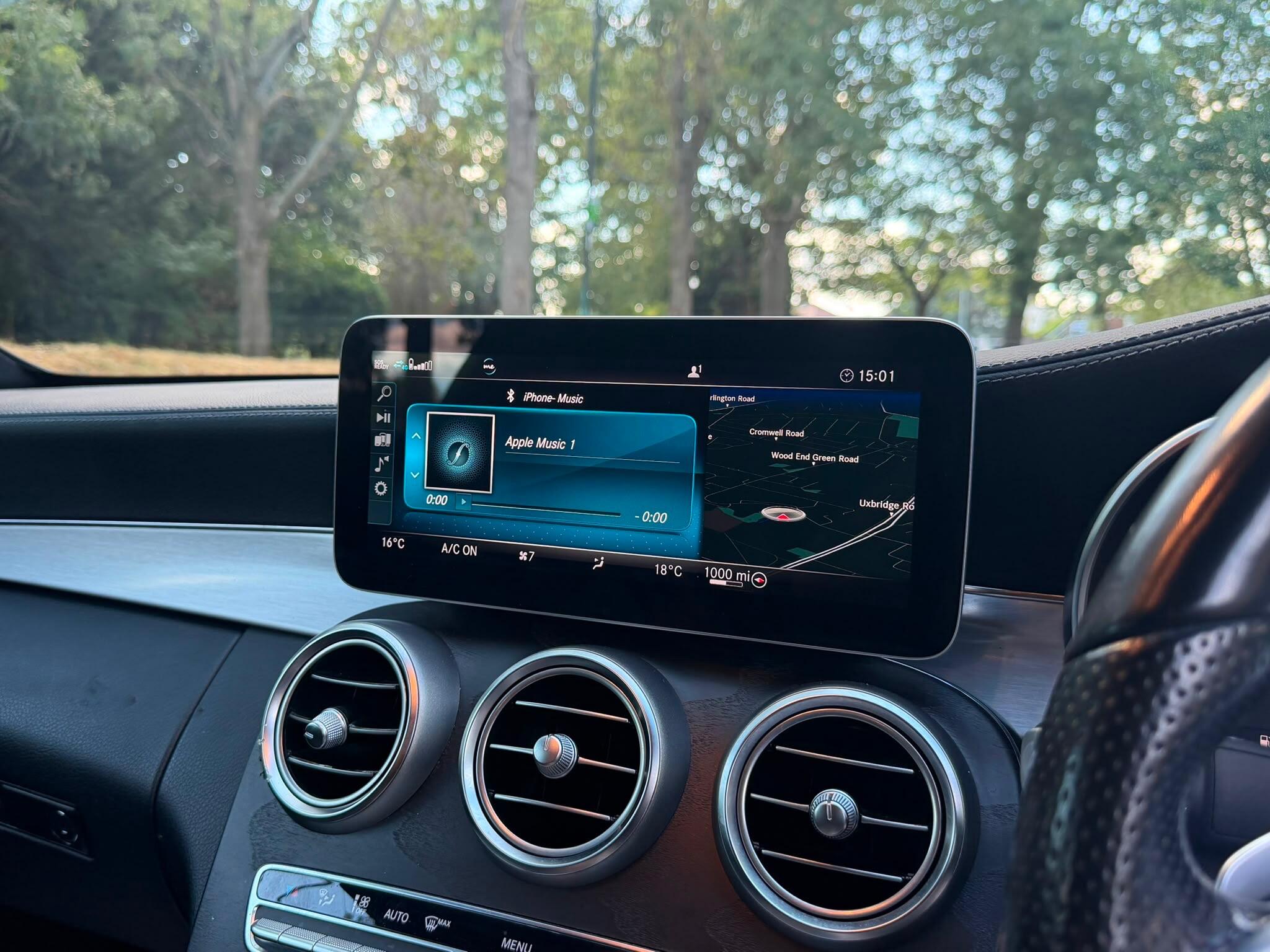 Mercedes-Benz C-Class view 24