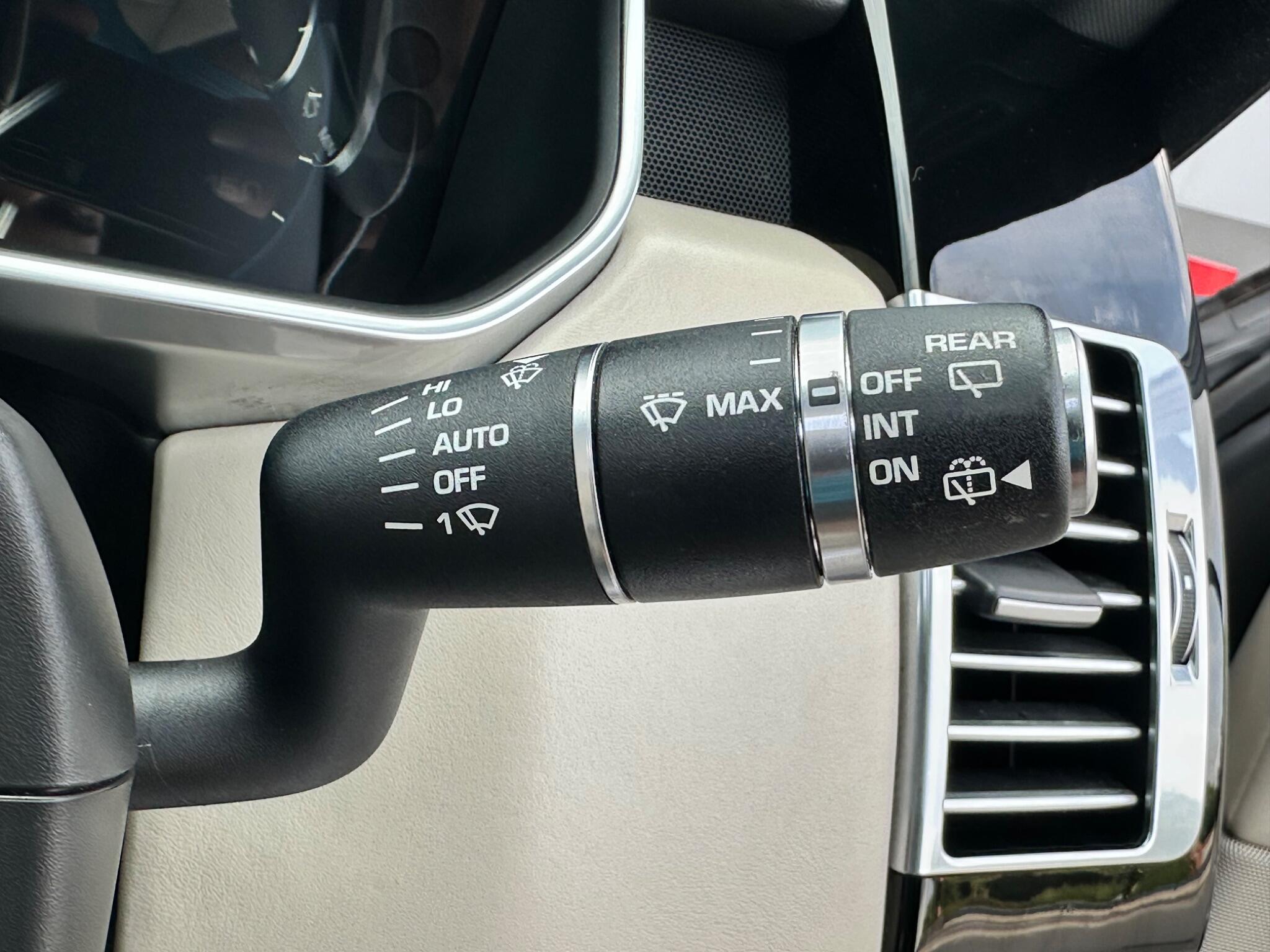Land Rover Range Rover view 18