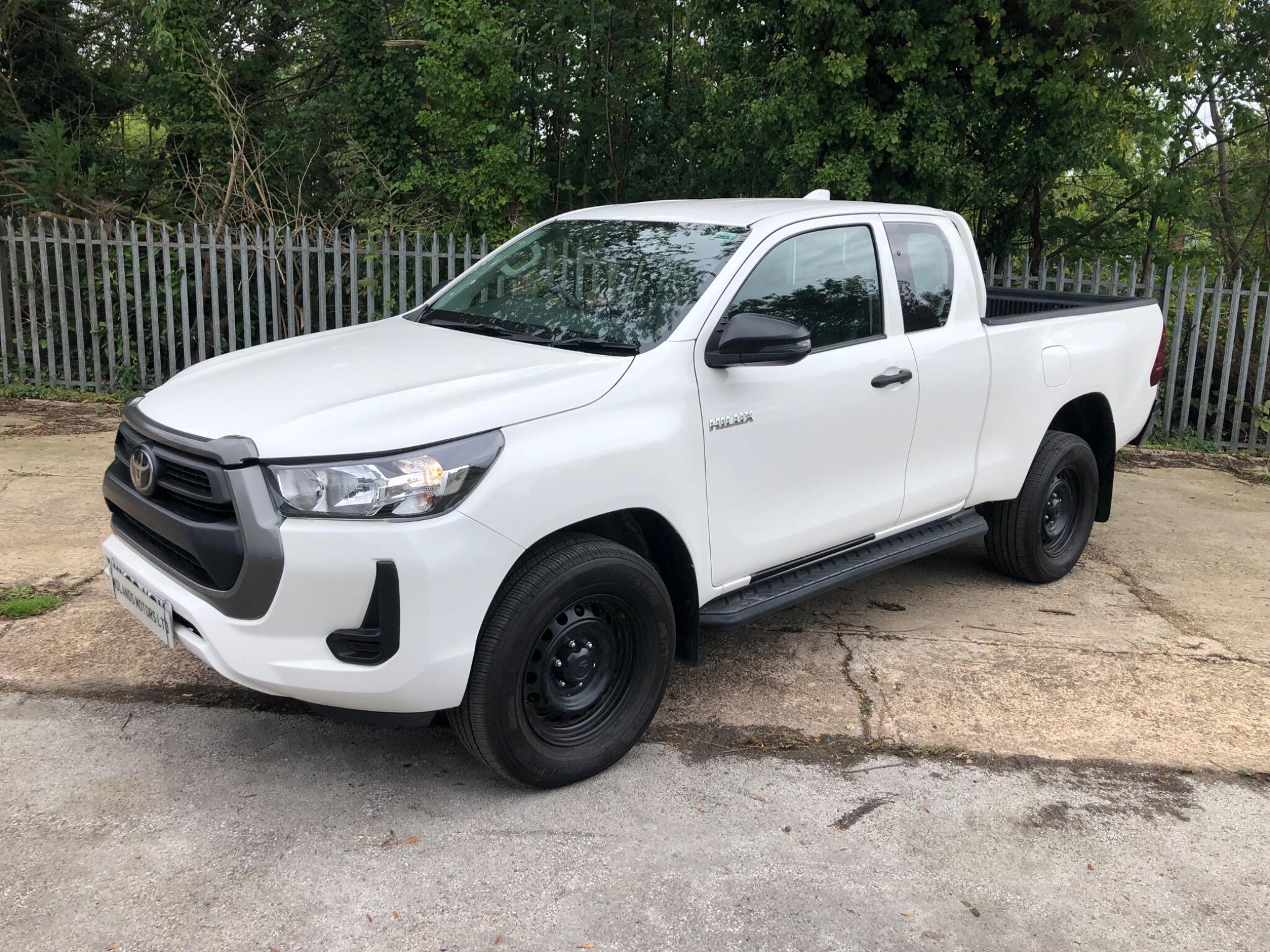 Toyota Hilux view 7