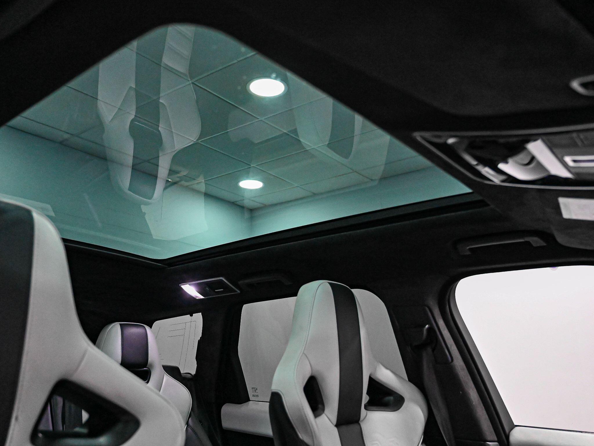 Land Rover Range Rover Sport view 3