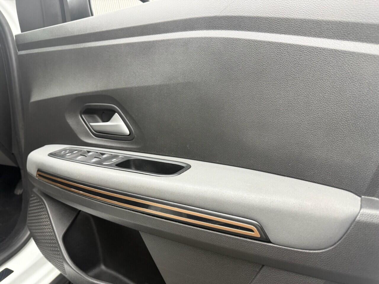 Dacia Sandero view 18