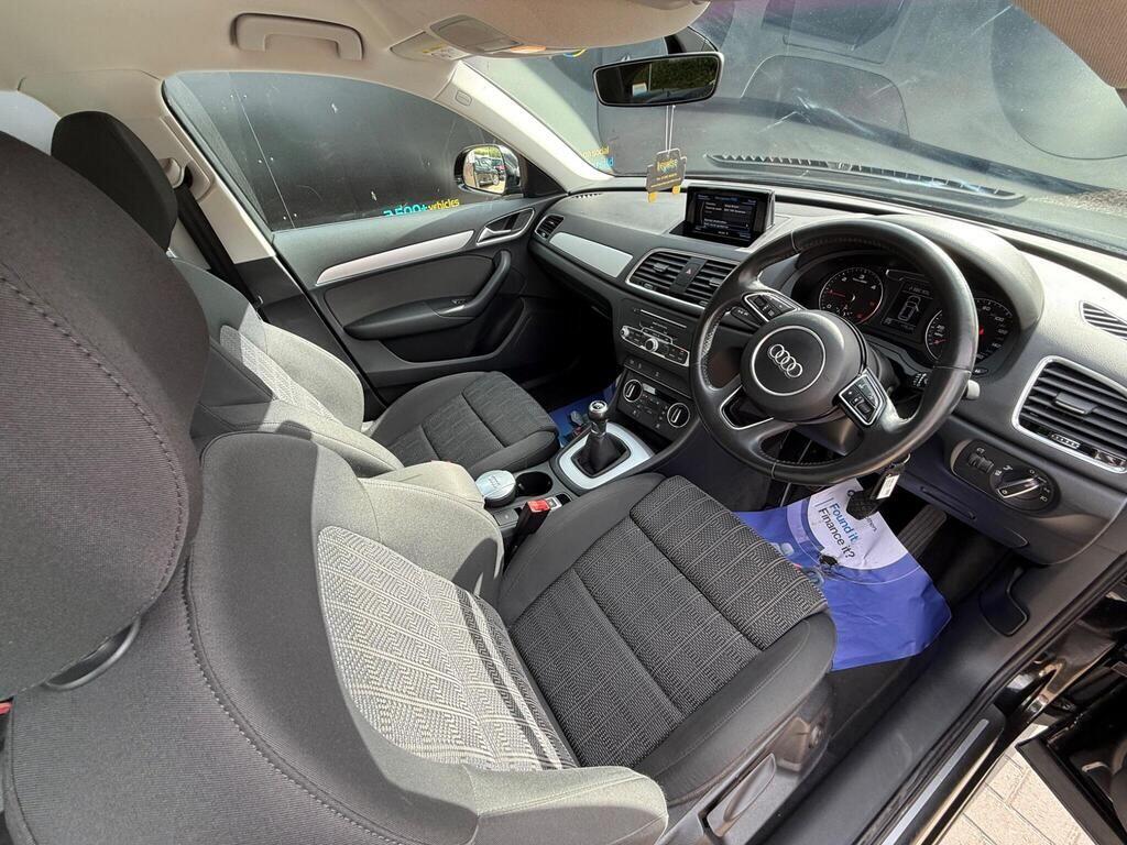 Audi Q3 view 20