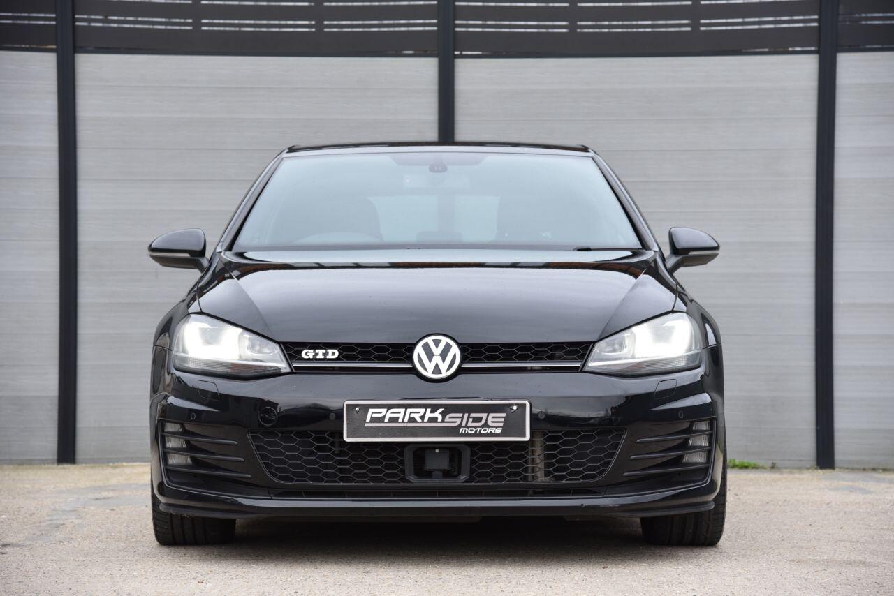 Volkswagen Golf view 4