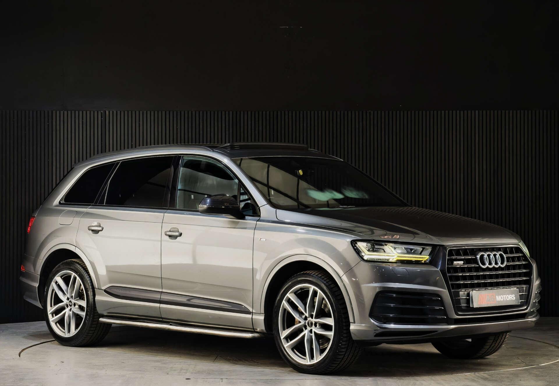Audi Q7 view 2