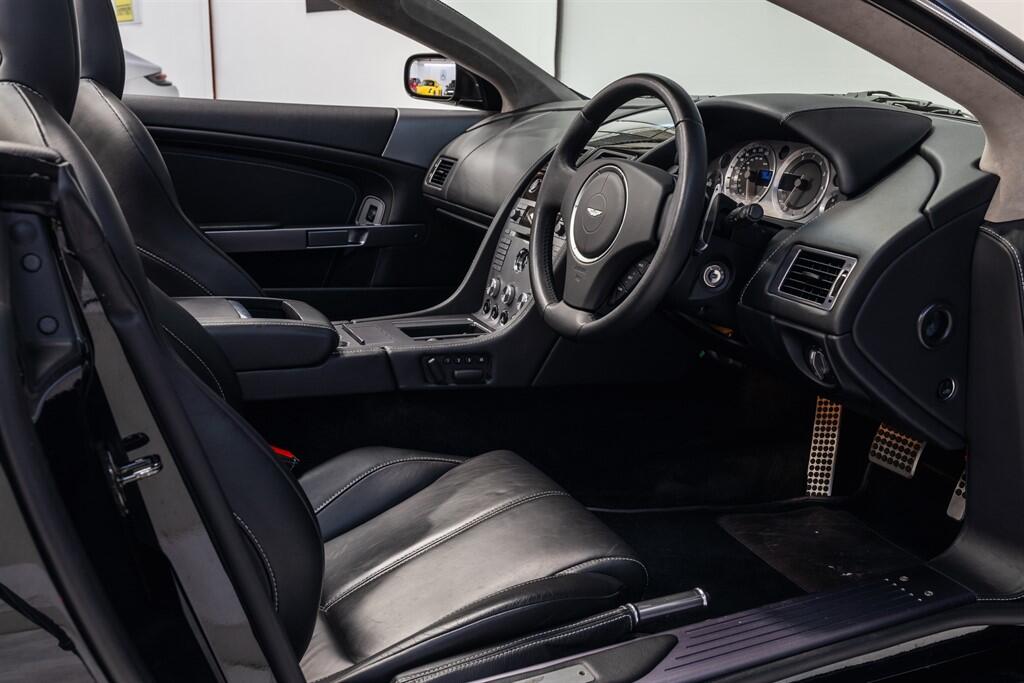 Aston Martin DB9 view 14