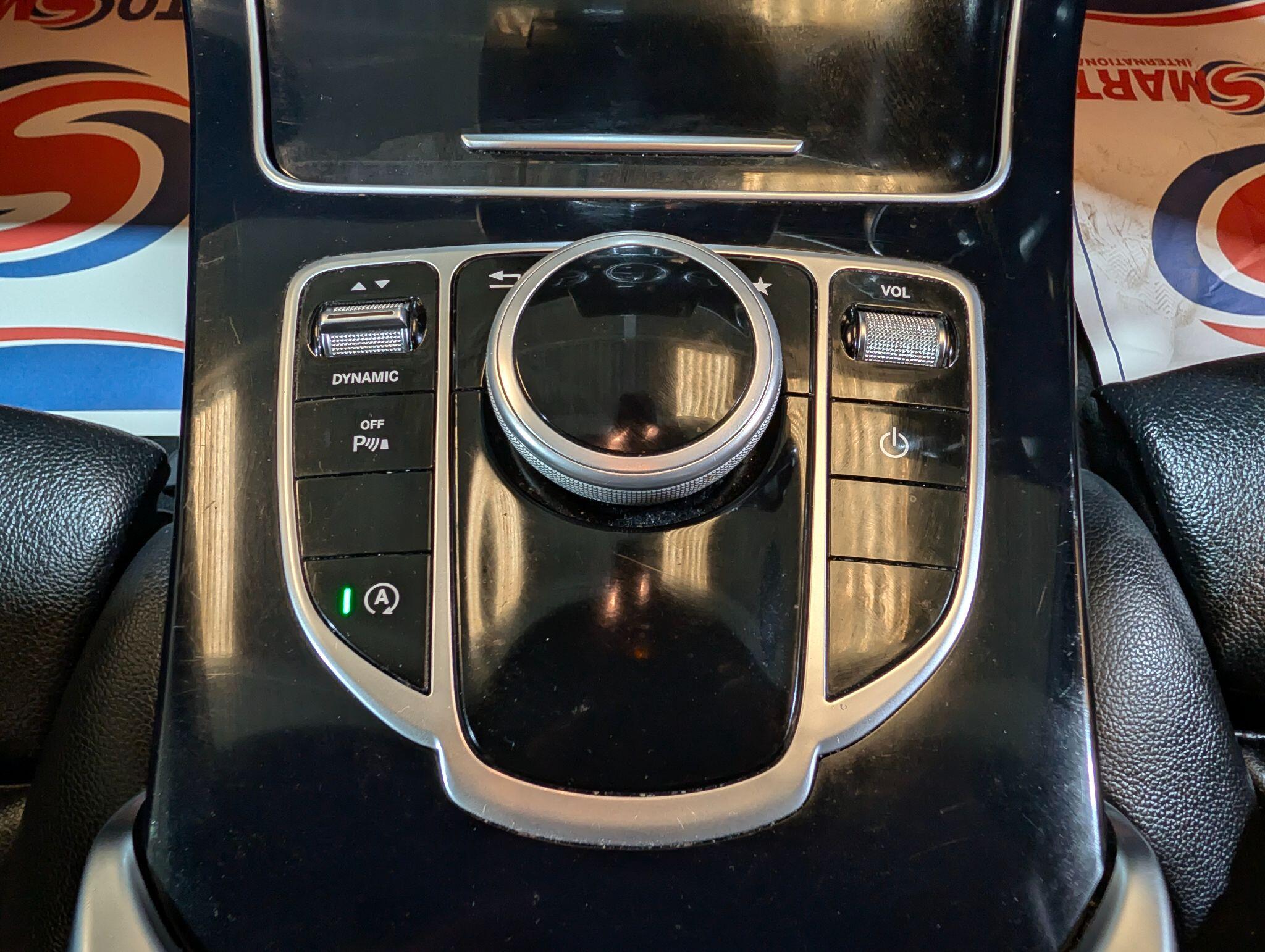 Mercedes-Benz C Class view 24