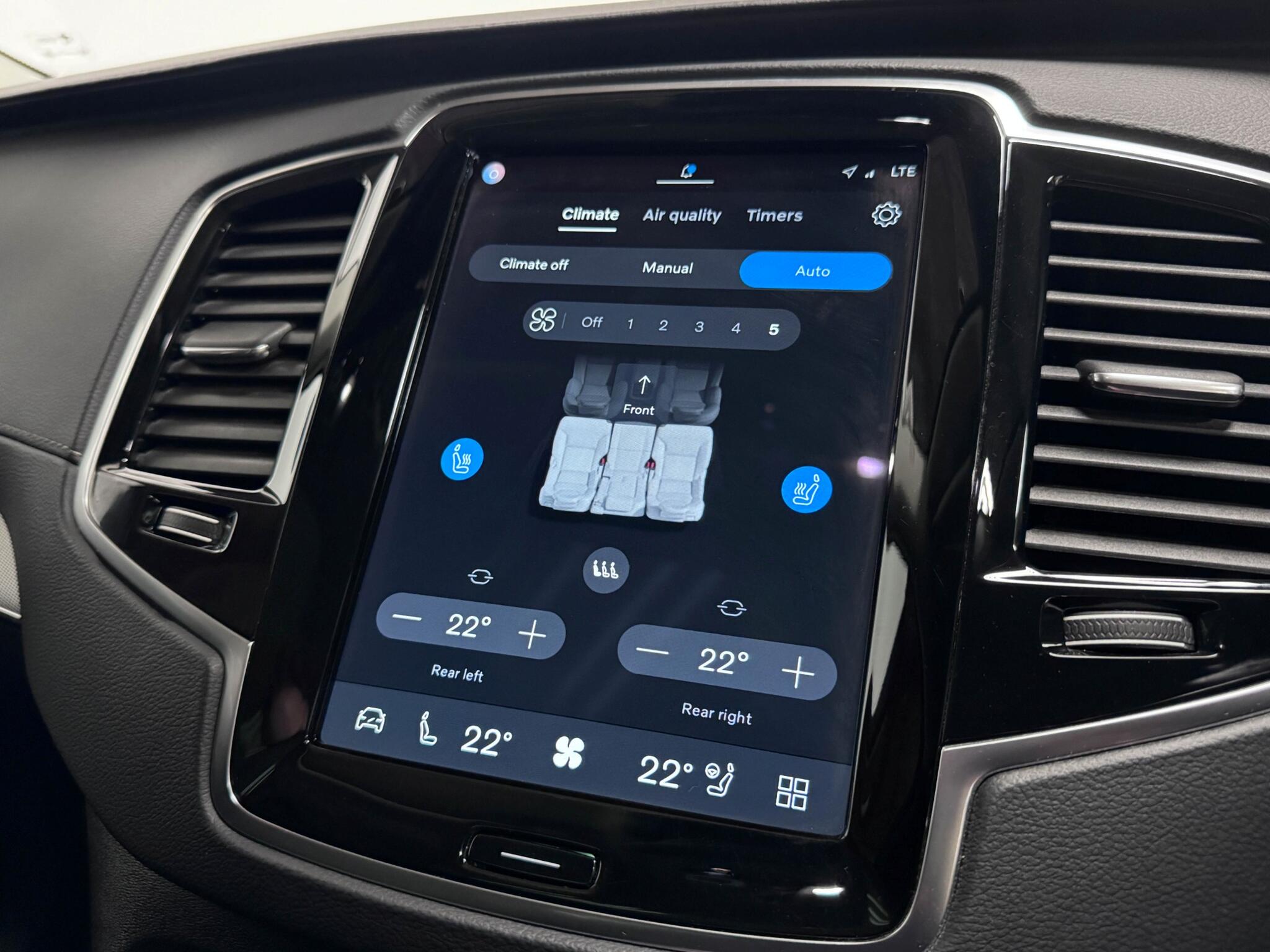 Volvo XC90 view 46