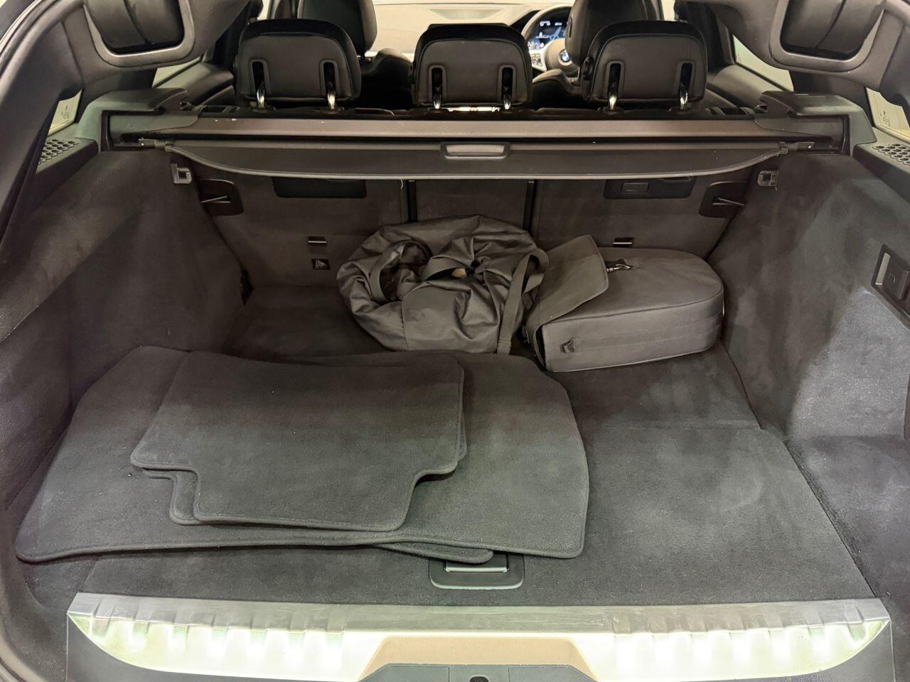 BMW 3 Series view 32