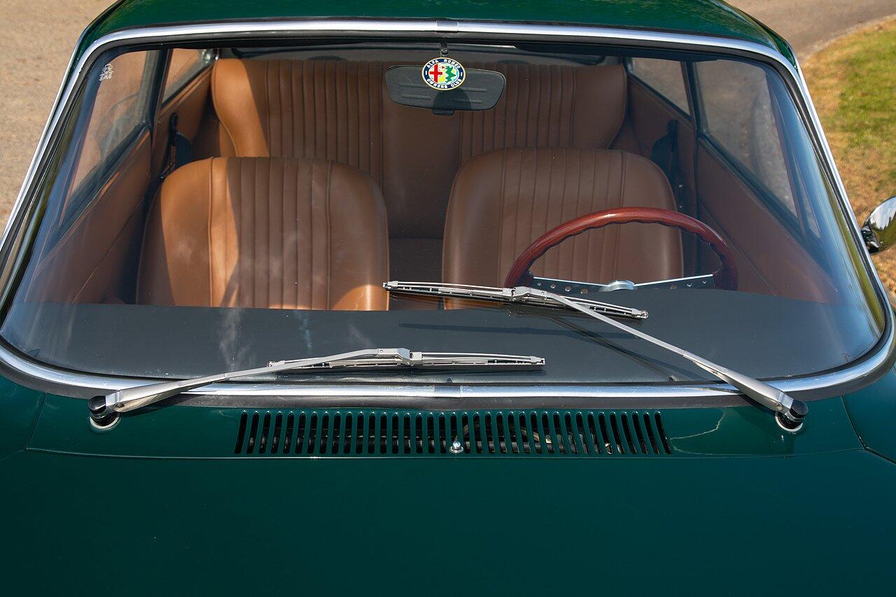 Alfa Romeo Giulia view 63