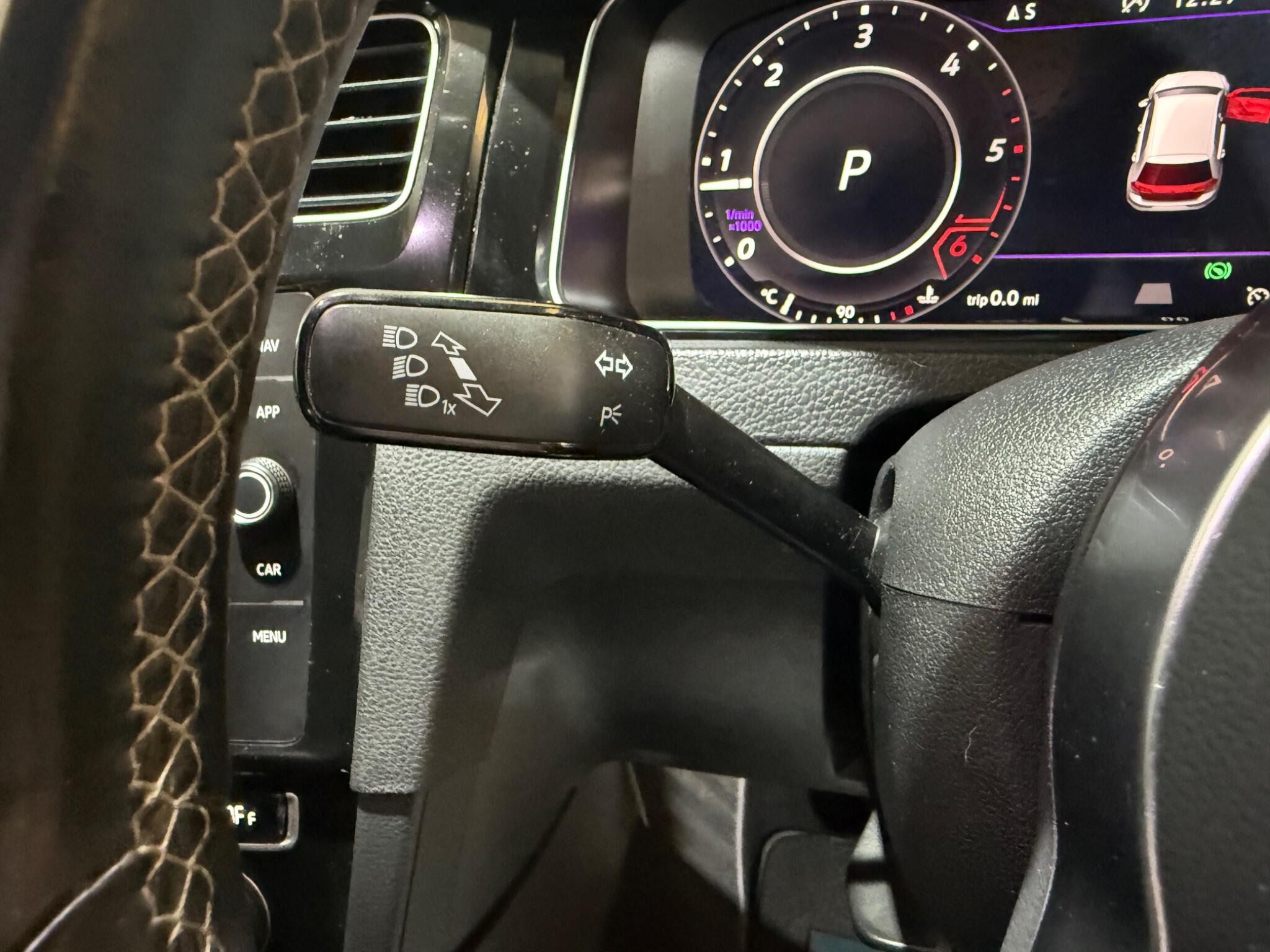 Volkswagen Golf view 30
