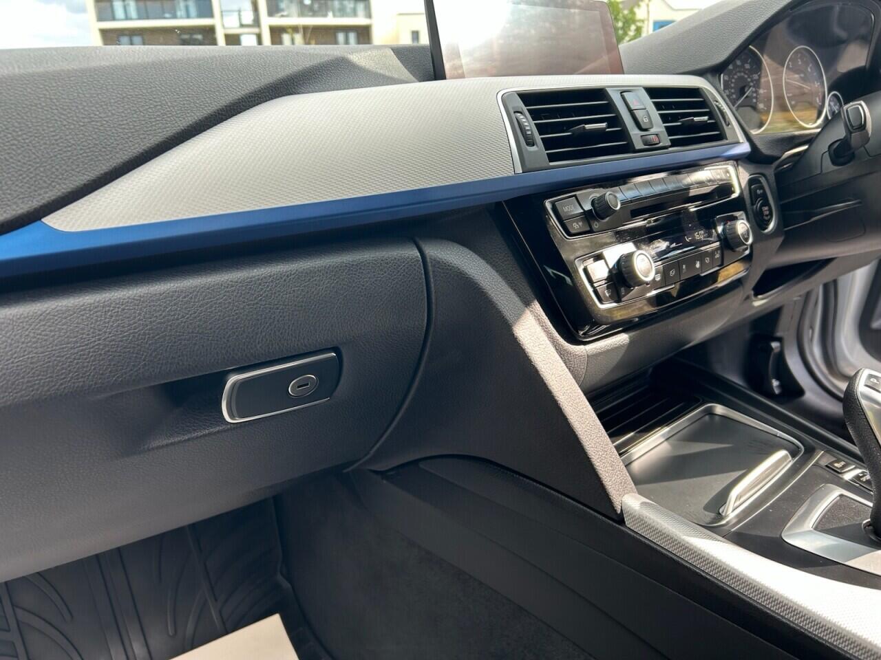BMW 3 Series view 38